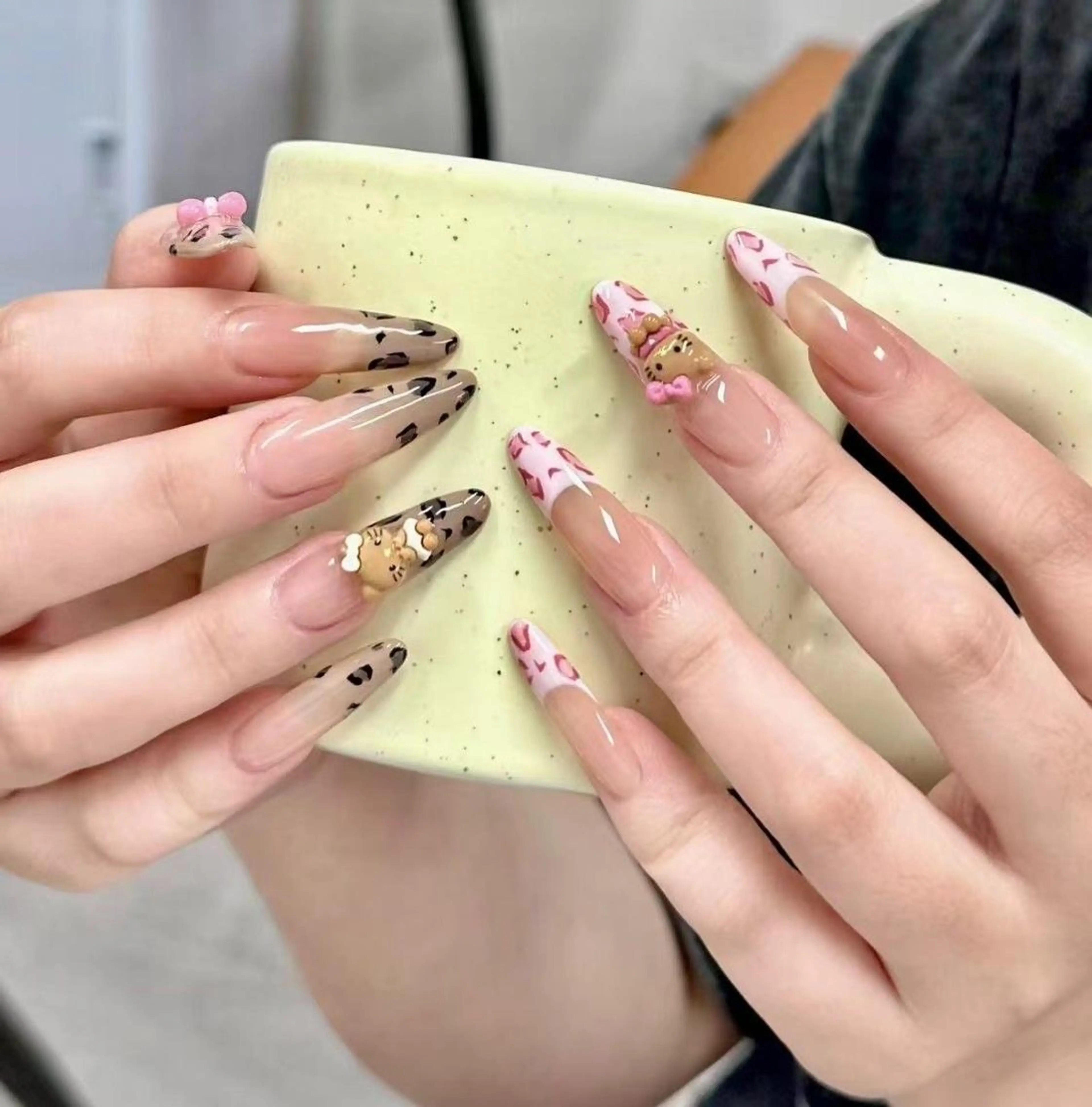 ネイル 長さ出し フレンチネイル グラデーション 卒業式 マグネットネイル ハンドネイル MIHANA NAILのネイルデザイン