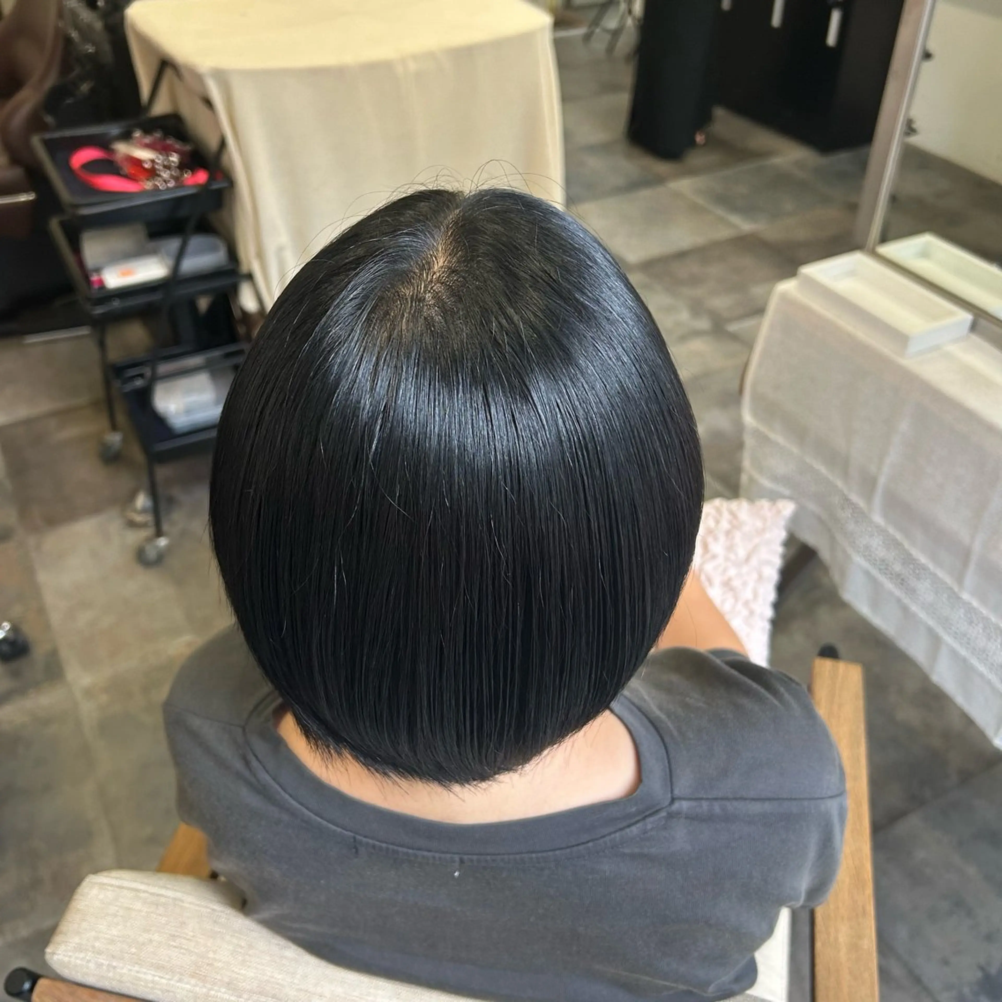 ショート カラー 坂 美来乃のヘアスタイル