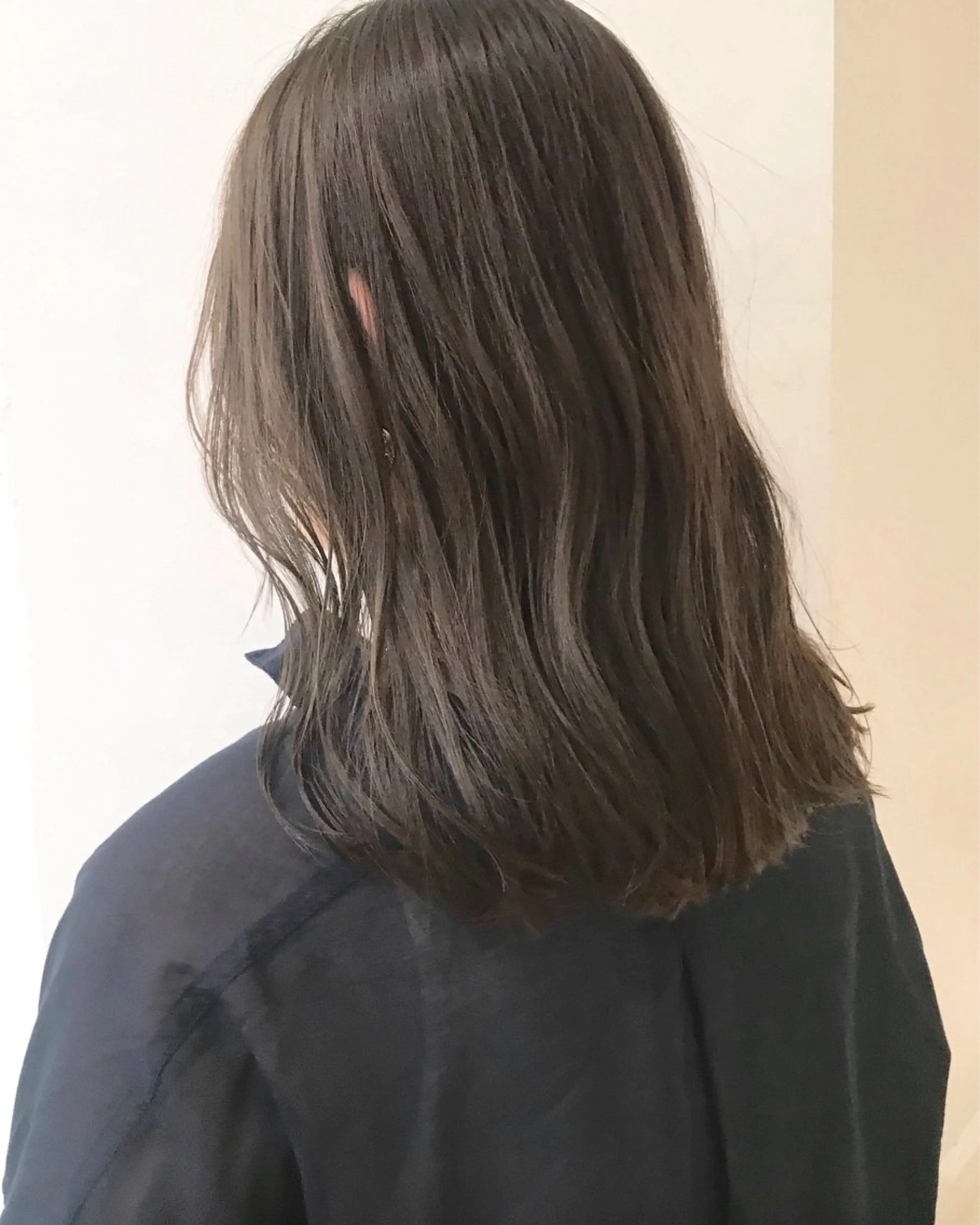 セミロング カラー グレージュ Lien所属・marika/透明感 カラー/レイヤーのヘアスタイル