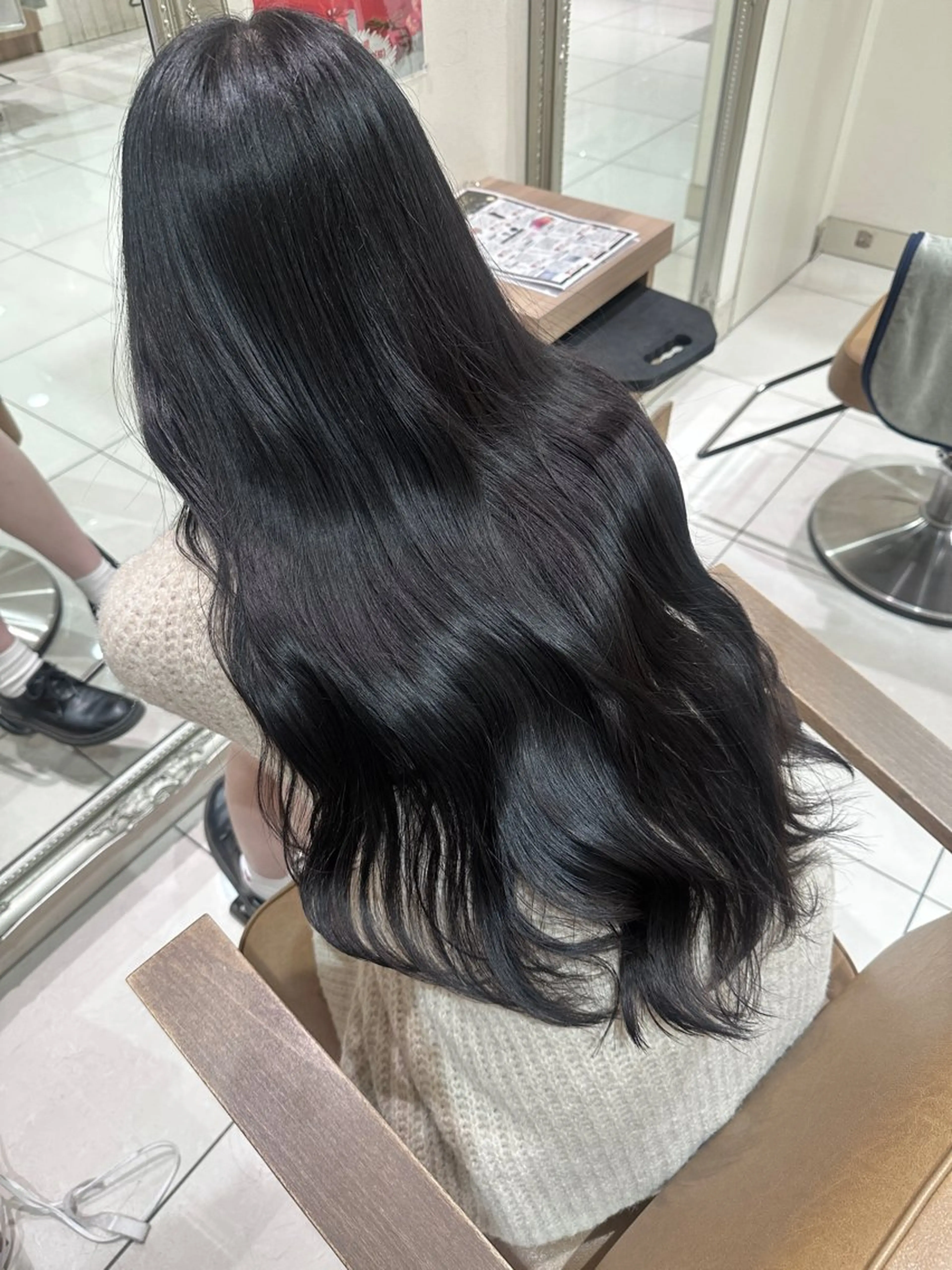 ロング カラー レイヤーカット🪽 𝐼𝐾𝑈𝑀𝐼のヘアスタイル