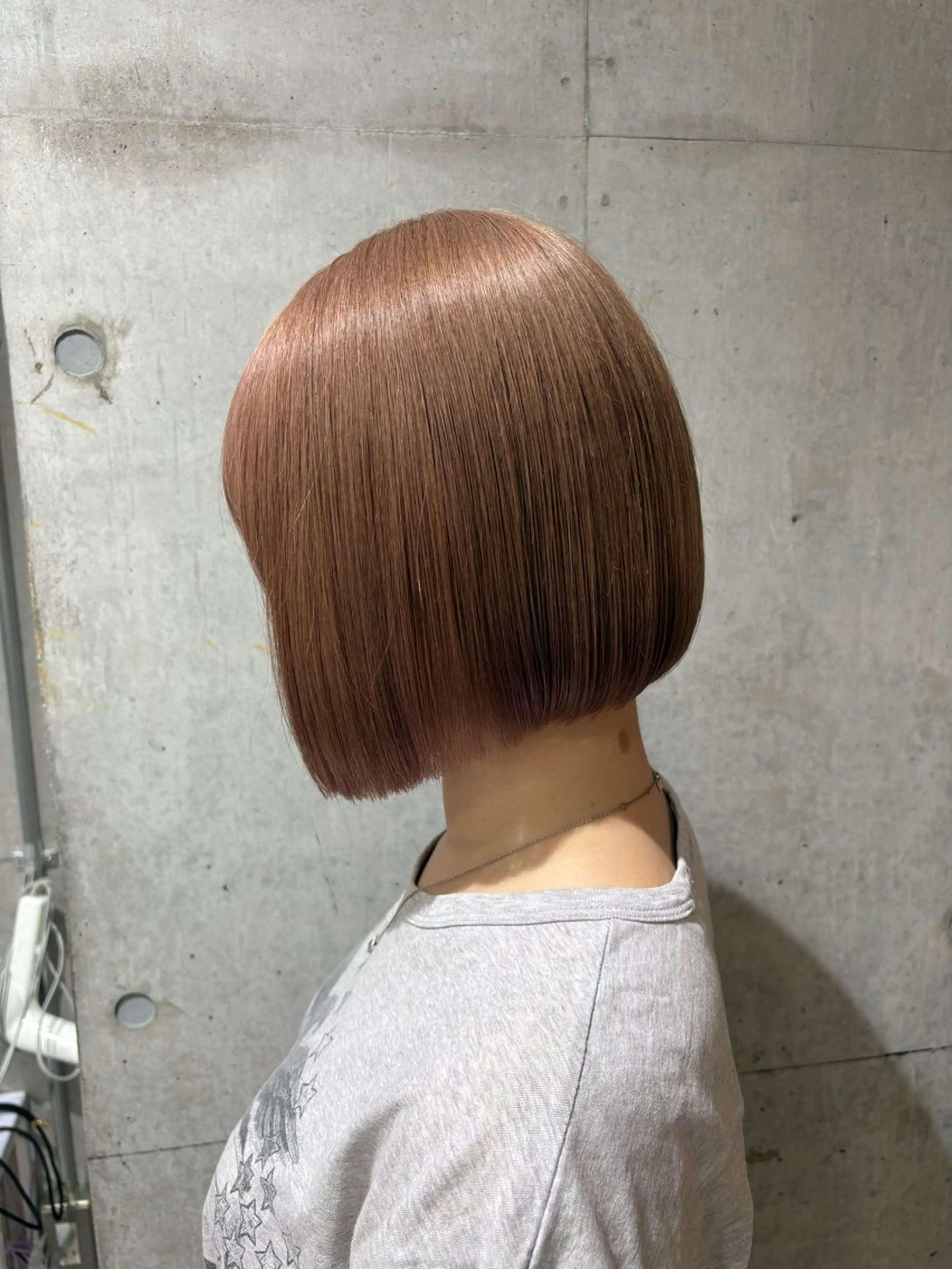 ショート .AIRI🌼 暖色/ぱつっとぼぶのヘアスタイル