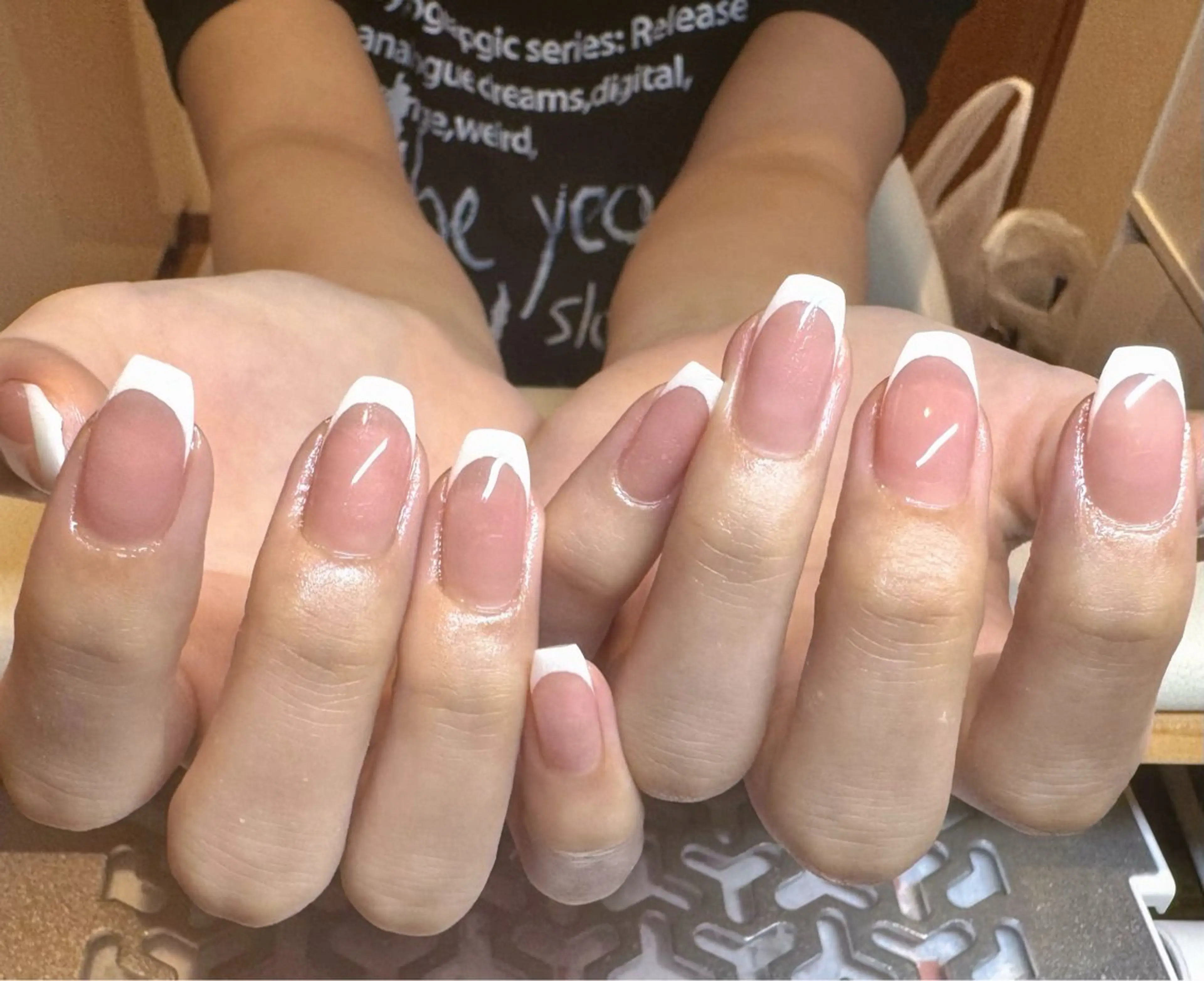 ネイル べっ甲ネイル ボルドー ブラウン マグネットネイル ニュアンスネイル ハンドネイル RinRin　nail所属・孔 ジンシェンのネイルデザイン