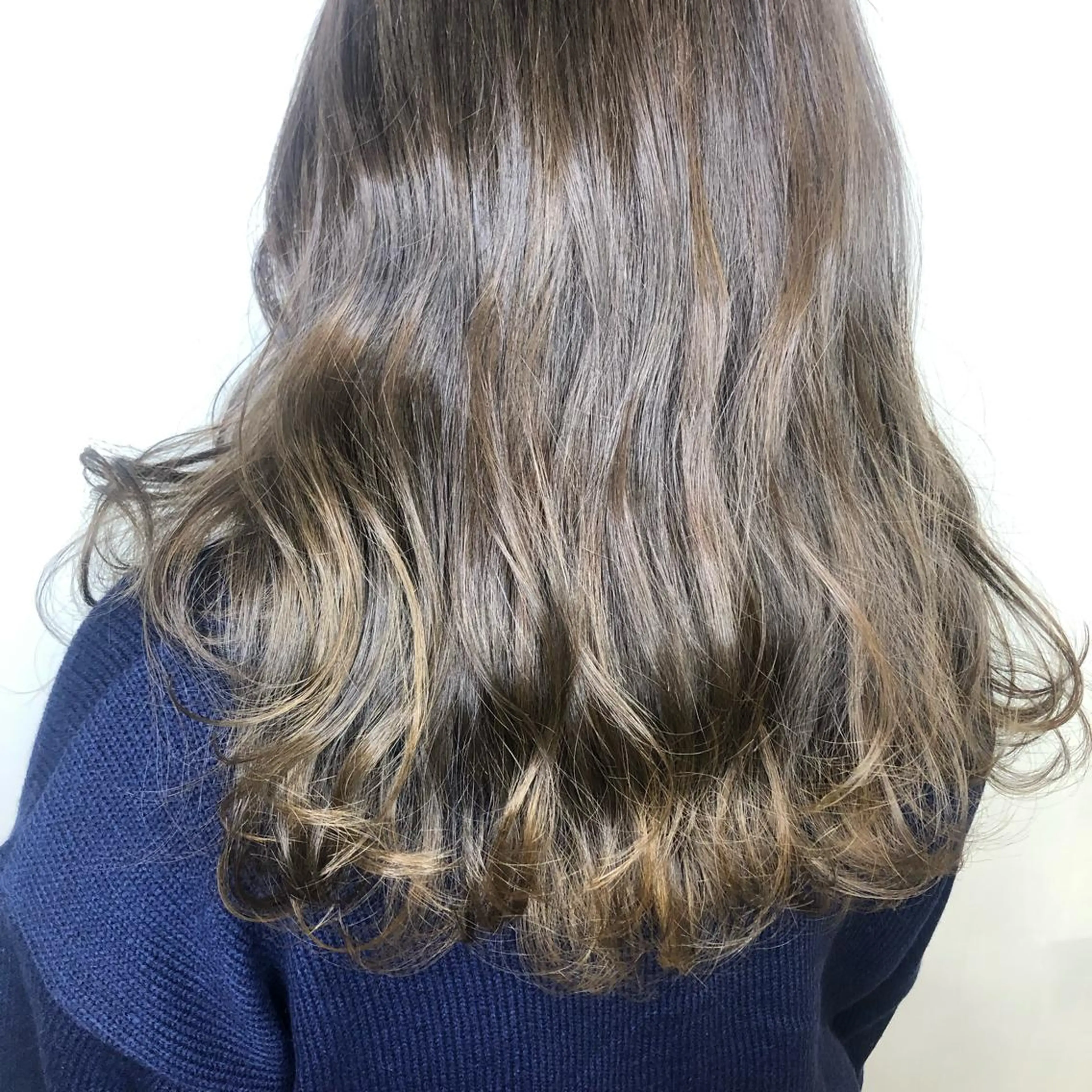 カラー インナー×縮毛矯正 ピンクカラー澤井里菜のヘアスタイル