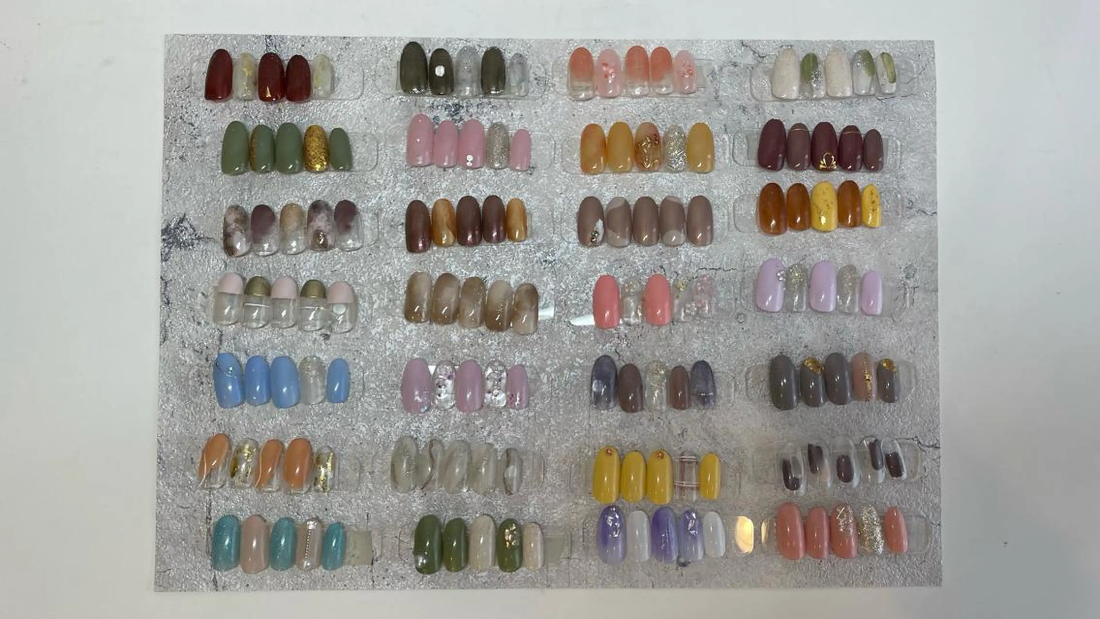 ネイル CHOUETTE所属・CHOUETTE Shioriのネイルデザイン