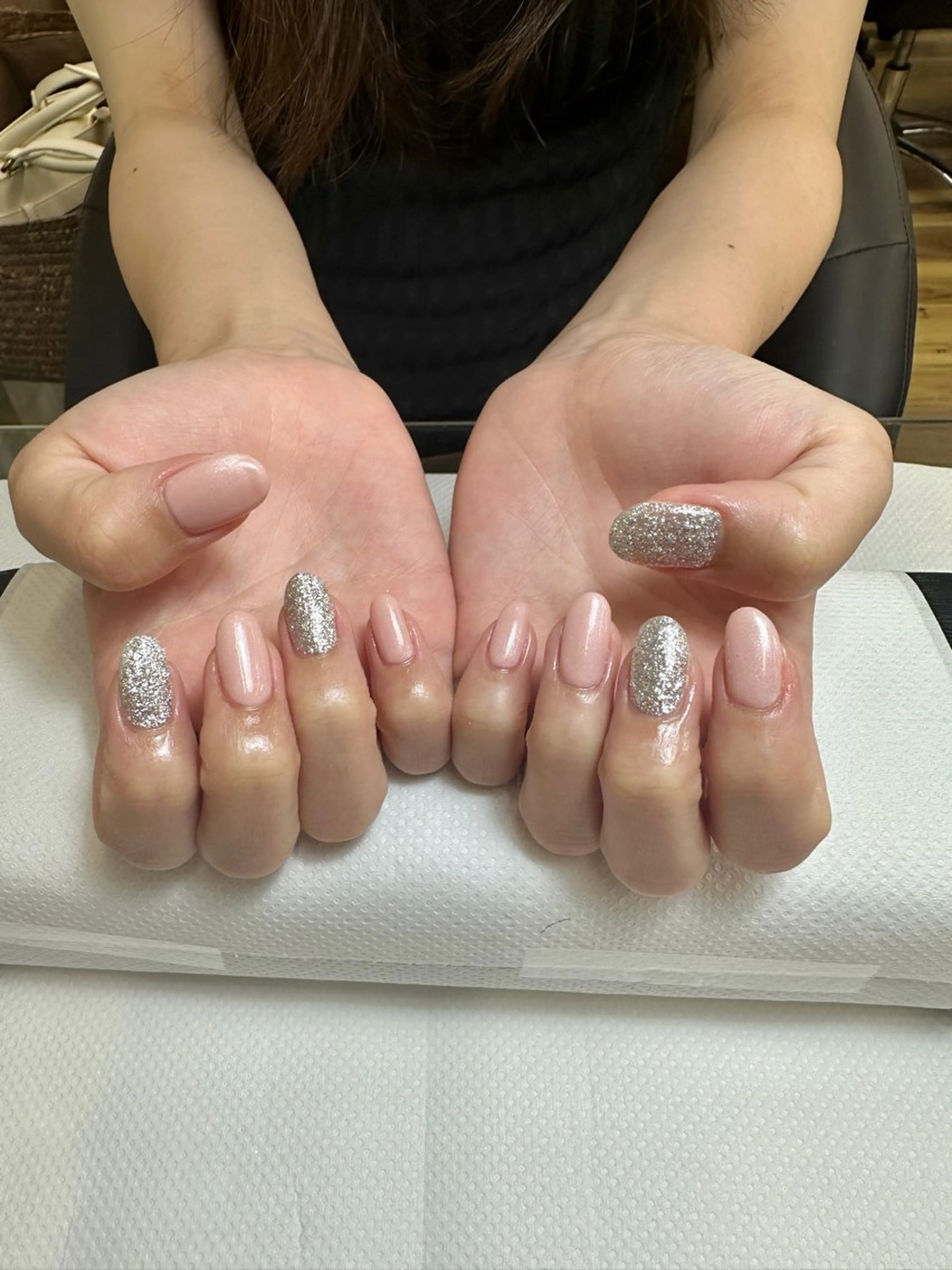 ネイル キラキラネイル ラメ(グリッター) ピンク ハンドネイル 🎠きしもと あずさ⛱のネイルデザイン