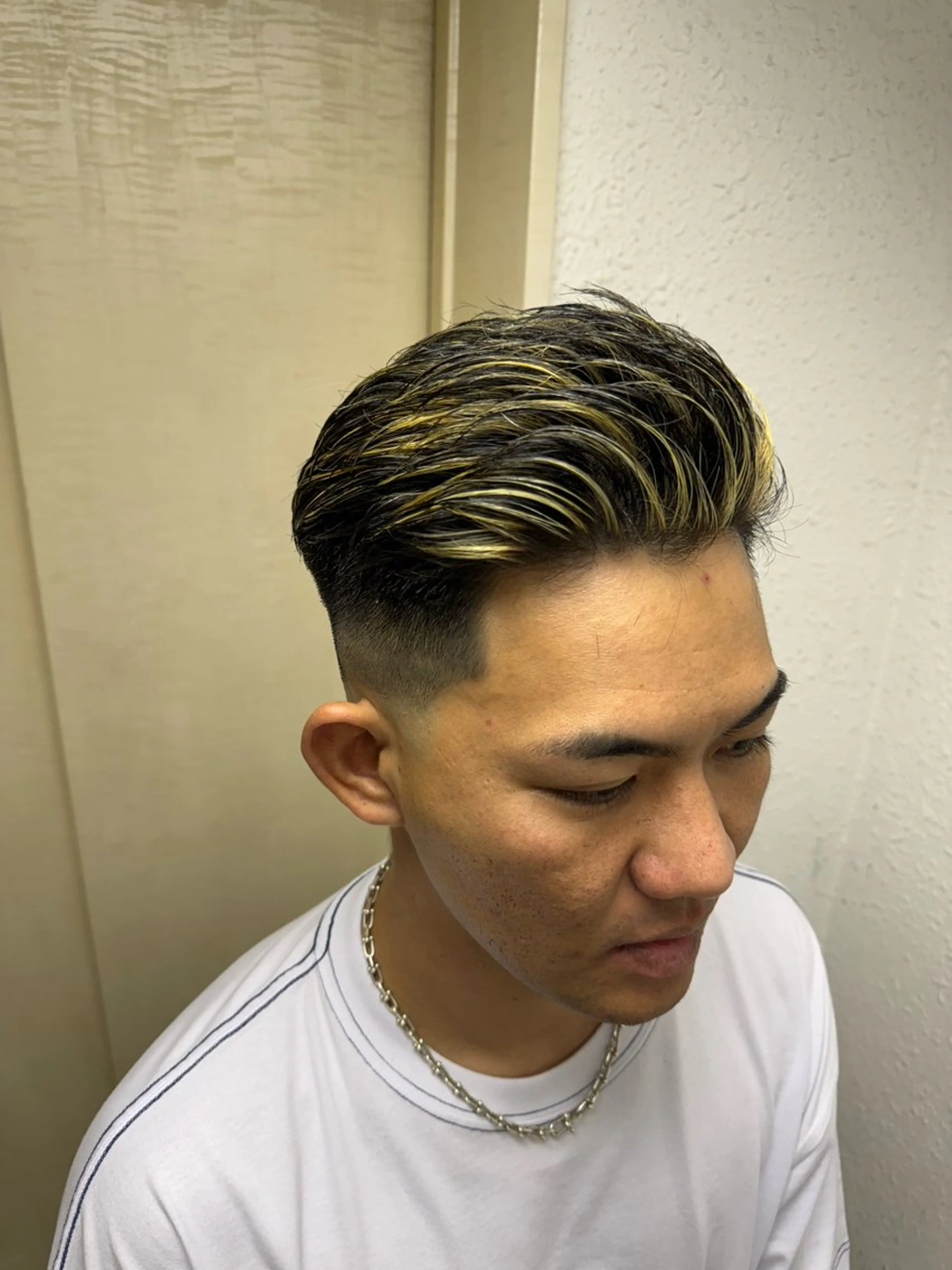 ショート カラー メンズ センターパート ダウンパーマ フェードカット メンズハイライト メンズパーマ カット ヘアカラー トリートメント 💈メンズ特化💈 TASUKUのヘアスタイル