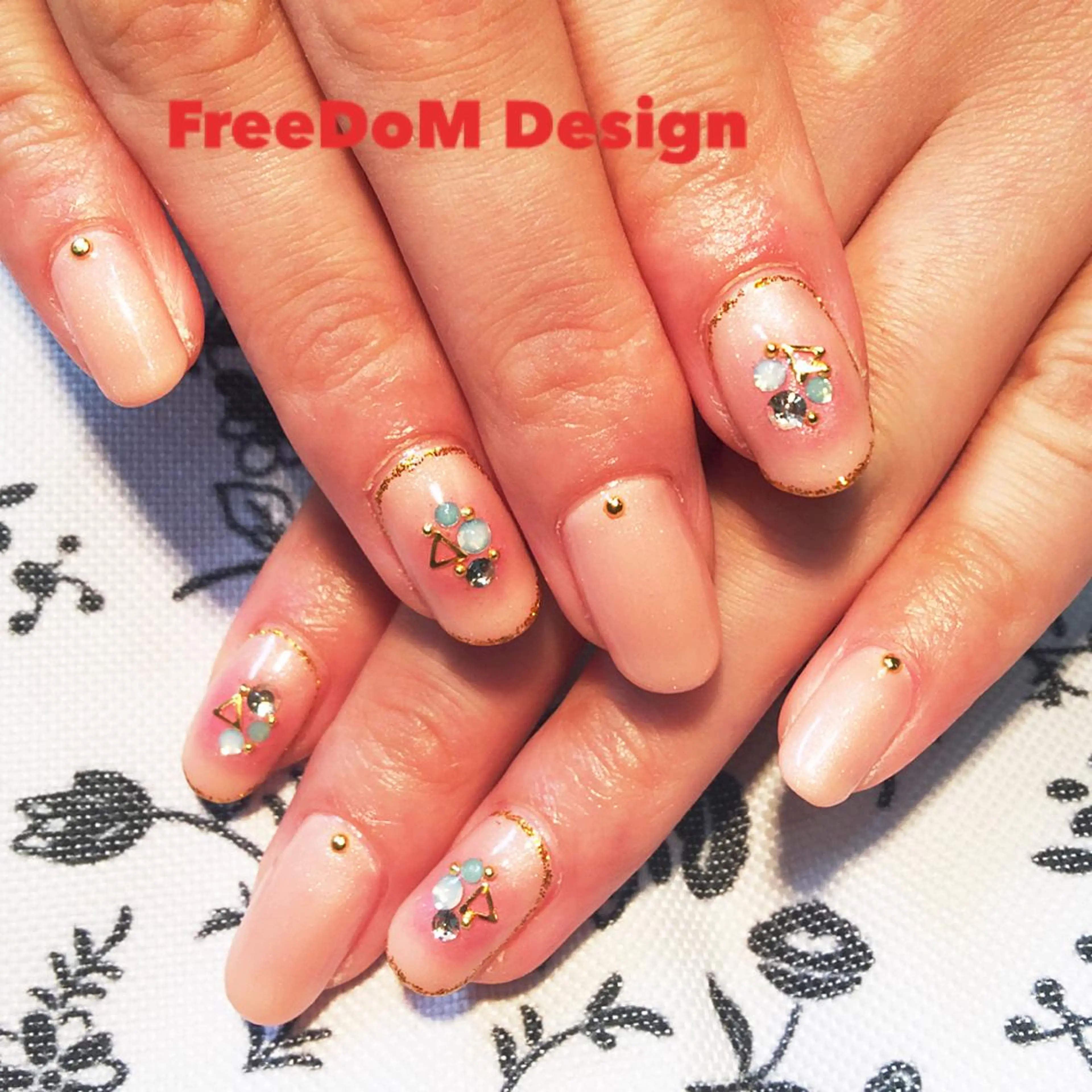 ネイル アートネイル ＦreeDoＭ   Design所属・W KUMIのネイルデザイン