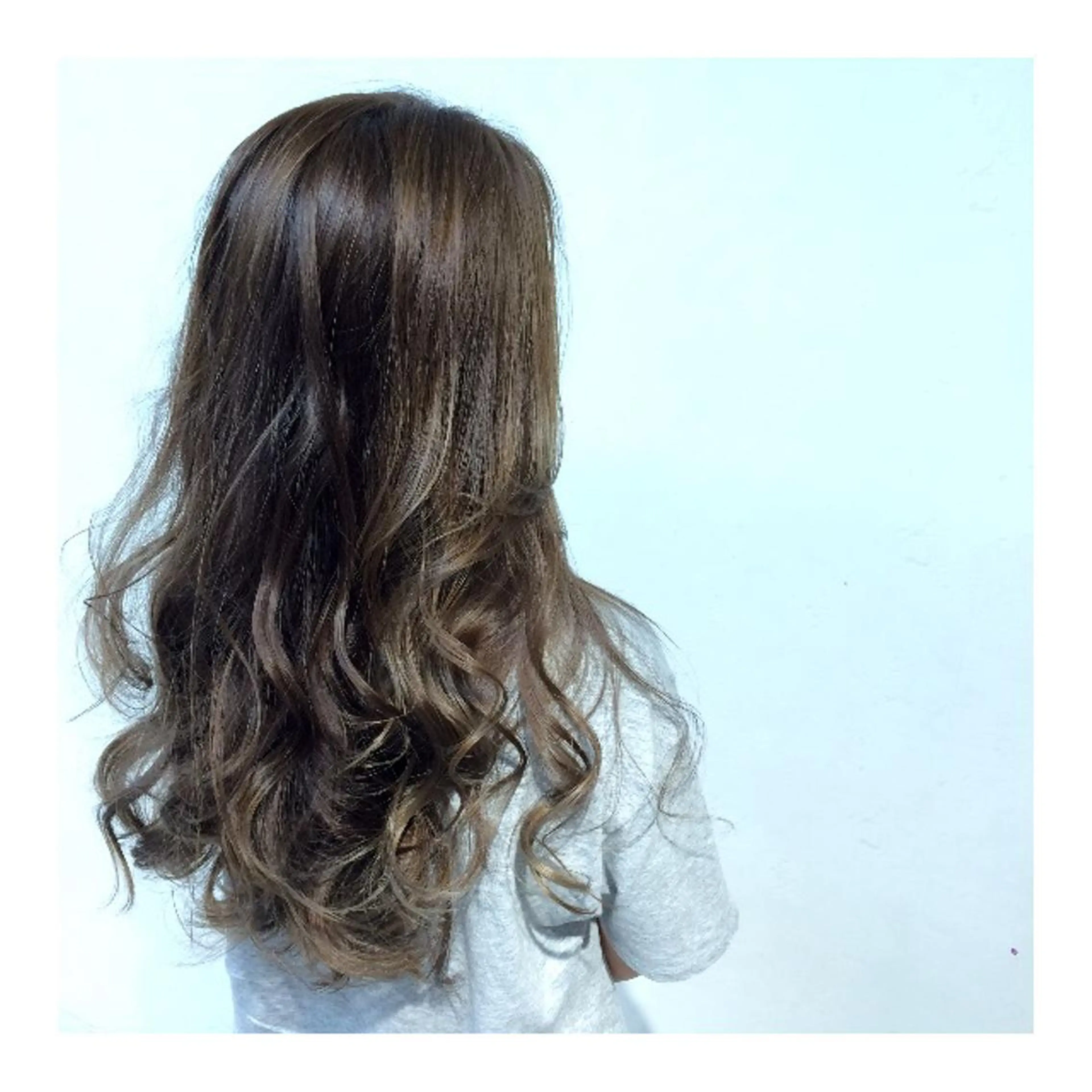 ロング カラー パーマ 岡本 拓朗のヘアスタイル