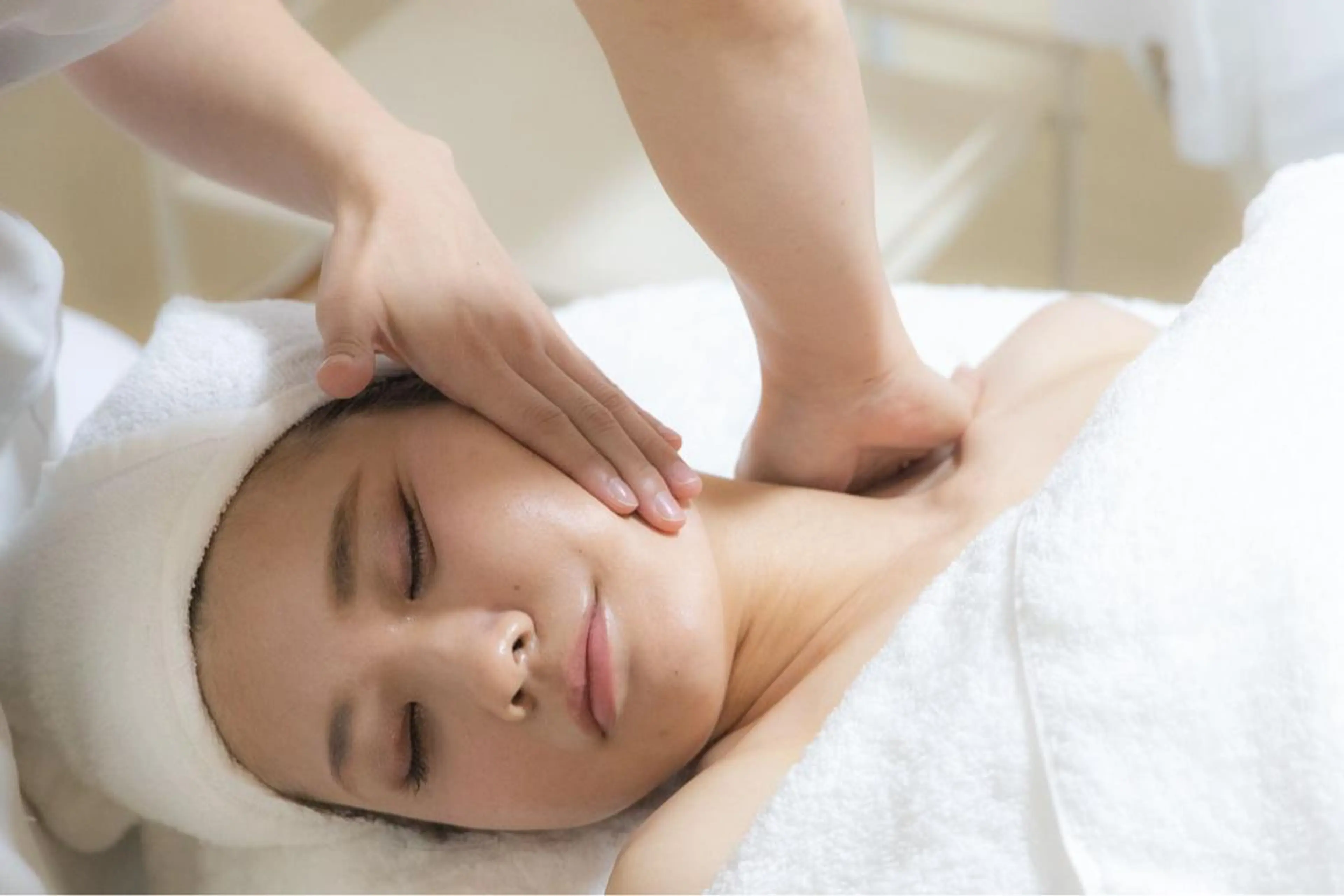 [🌹むくみ✬肩首こり🌹]ｱﾄﾞﾊﾞﾝｽ＋ﾌﾟﾗｽ10分間しっかりほぐすｴｲｼﾞﾝｸﾞ¥9900→初回¥4400✨の写真