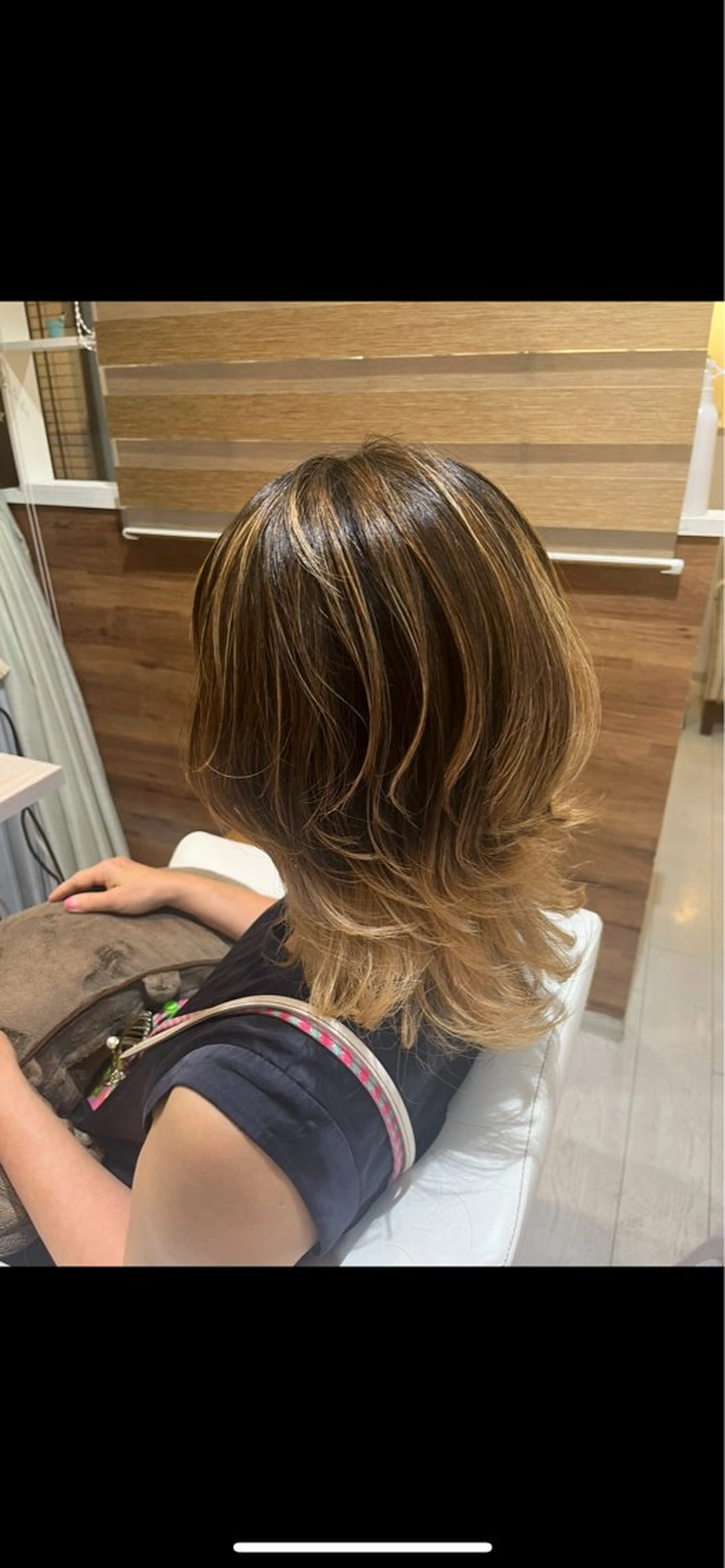 ミディアム レイヤーカット 須藤 百合香のヘアスタイル