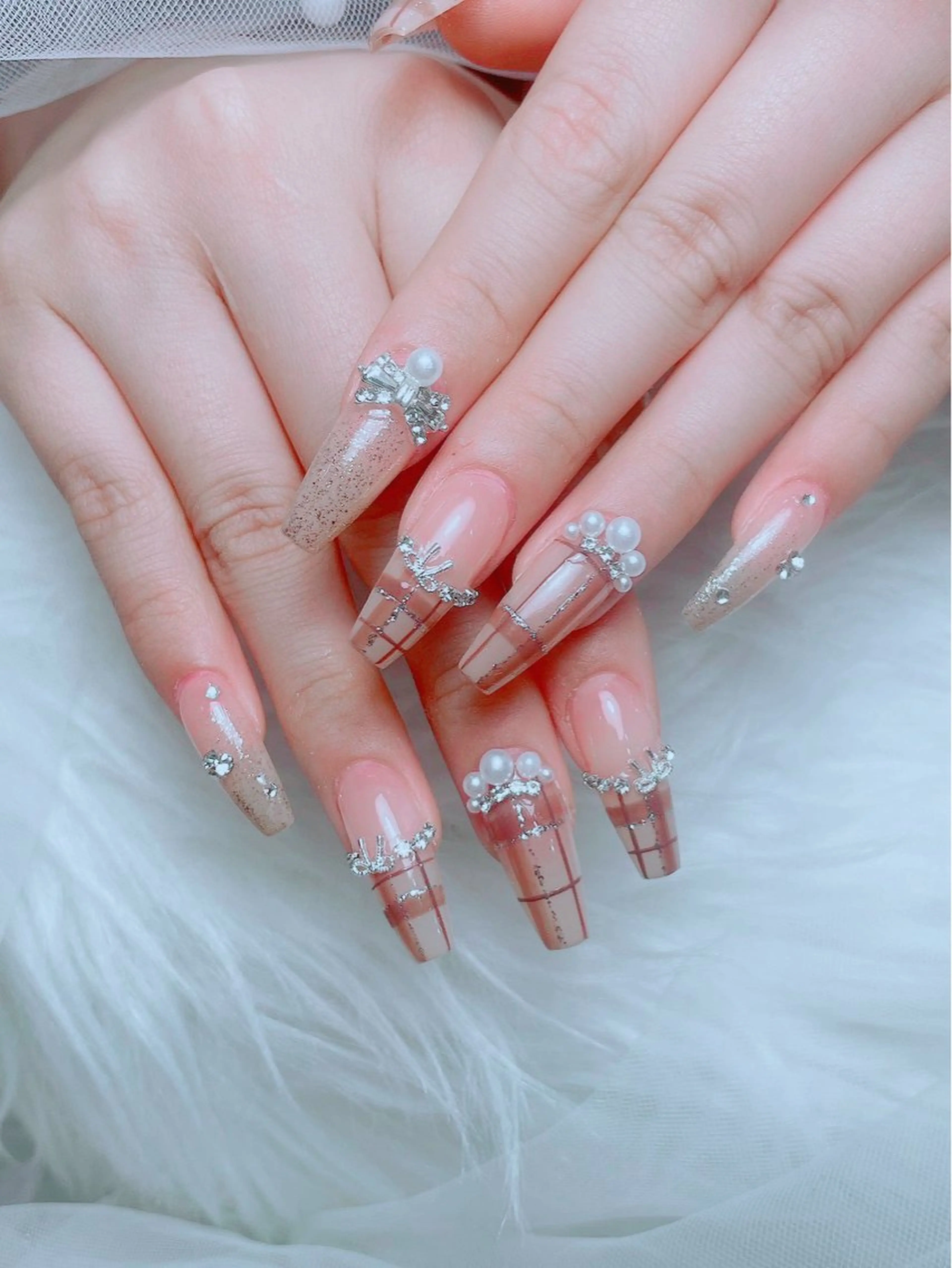 ネイル アートネイル オーロラネイル チークネイル 長さ出し フットネイル ハンドネイル フットネイル ハンドケア Noiranail_ studio川越西口のネイルデザイン