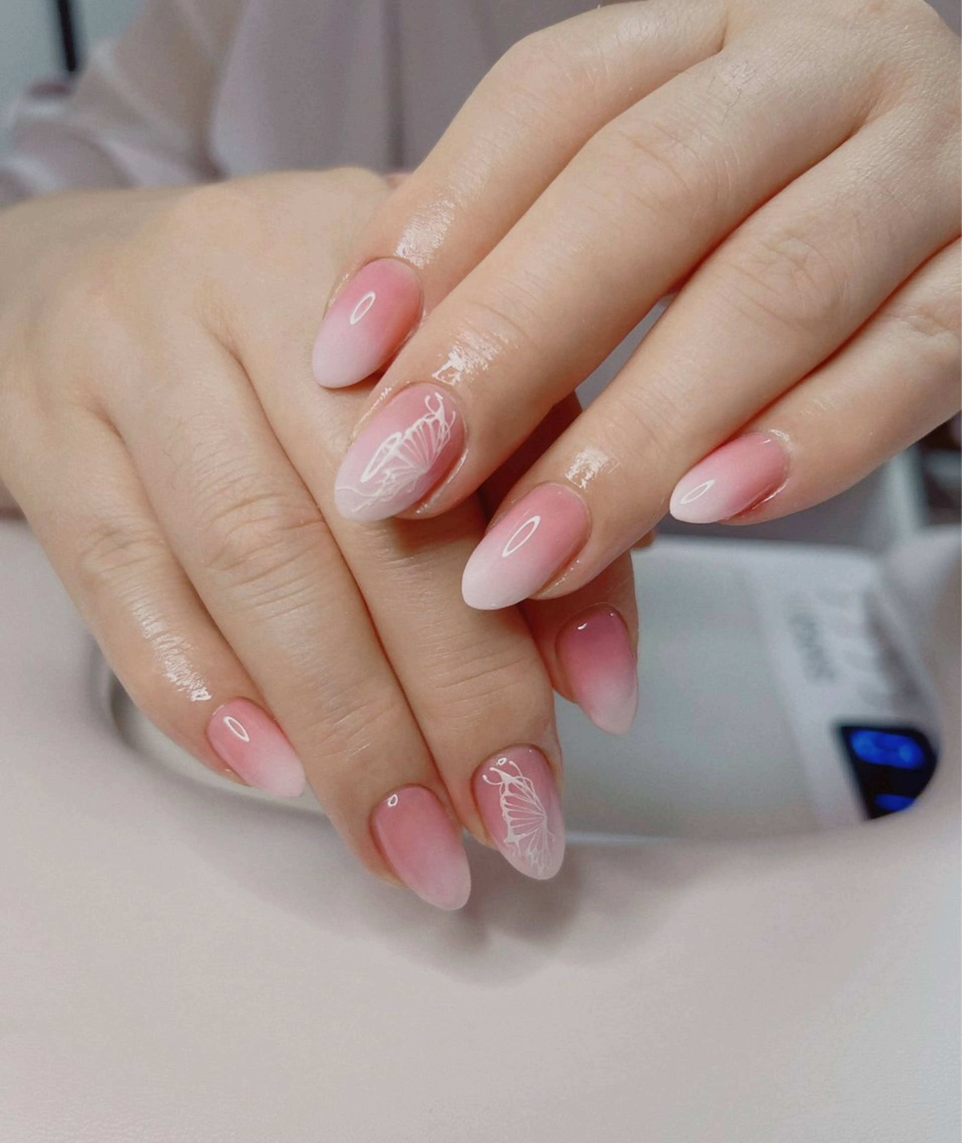 ネイル オーロラネイル 長さ出し フットネイル 韓国ネイル ラメ(グリッター) ハンドネイル 👍thumbs up nail👍のネイルデザイン