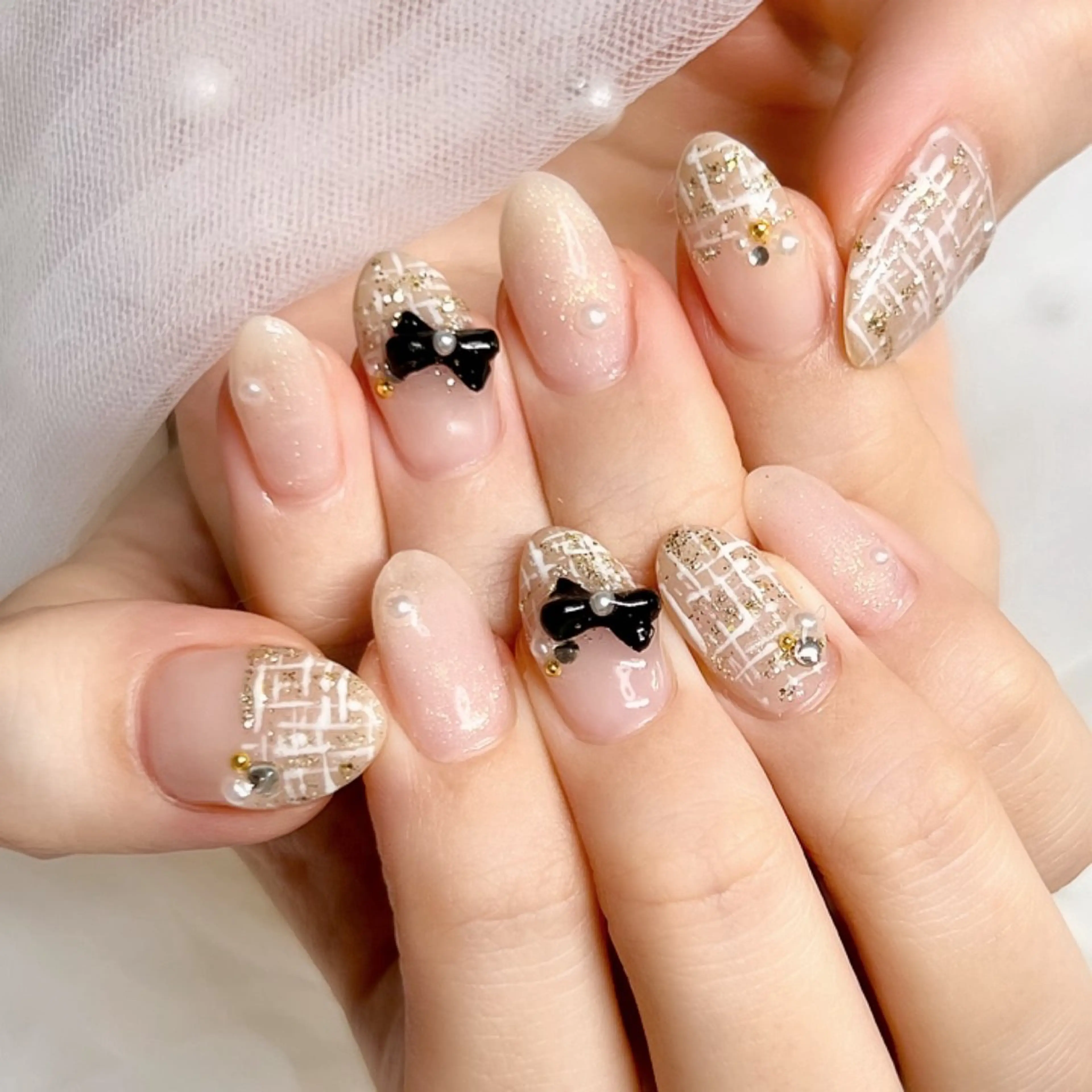 ベージュツィードキラキラネイル♡オフ別途500円になります。色味変更可。の写真