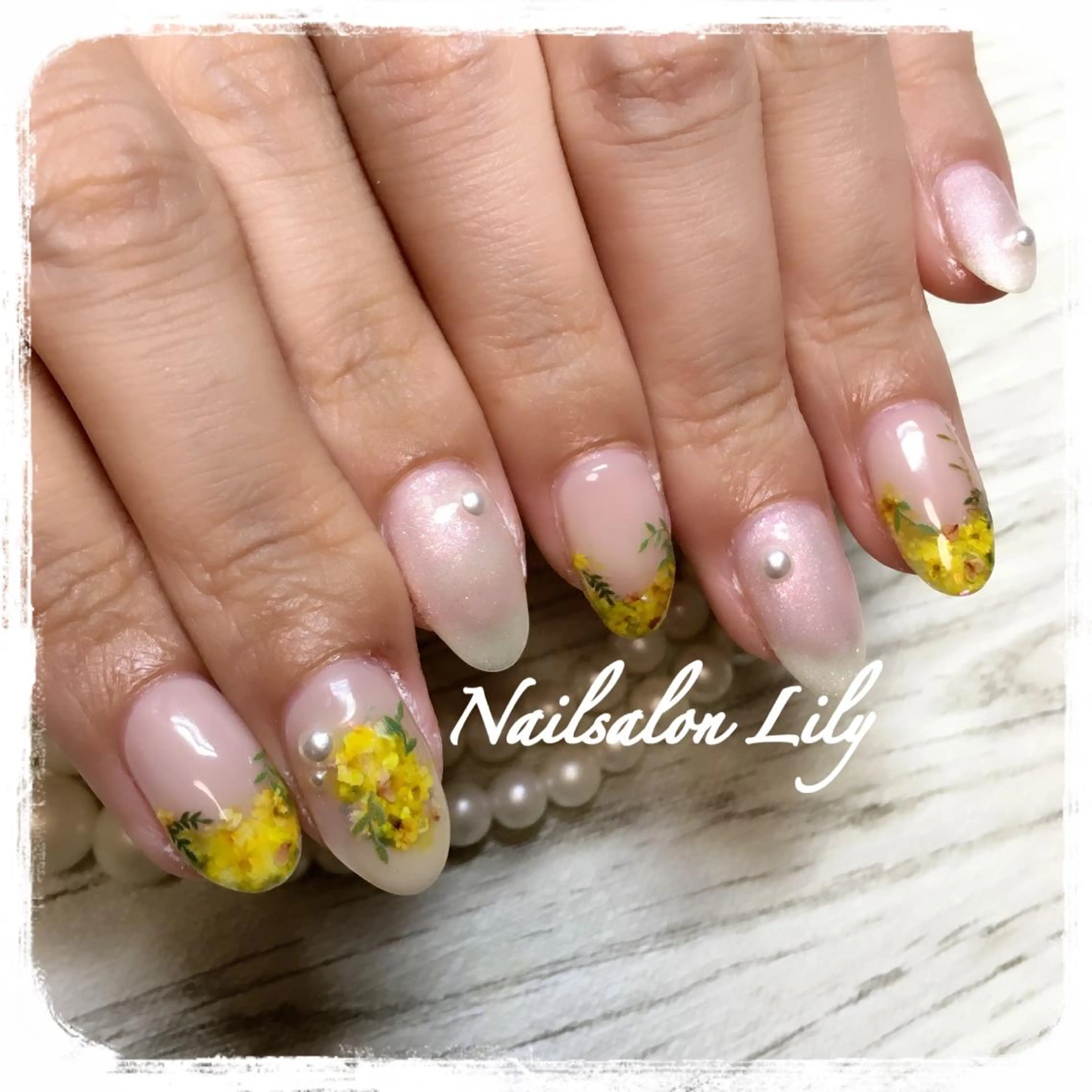 ネイル Nailsalon Lilyのネイルデザイン