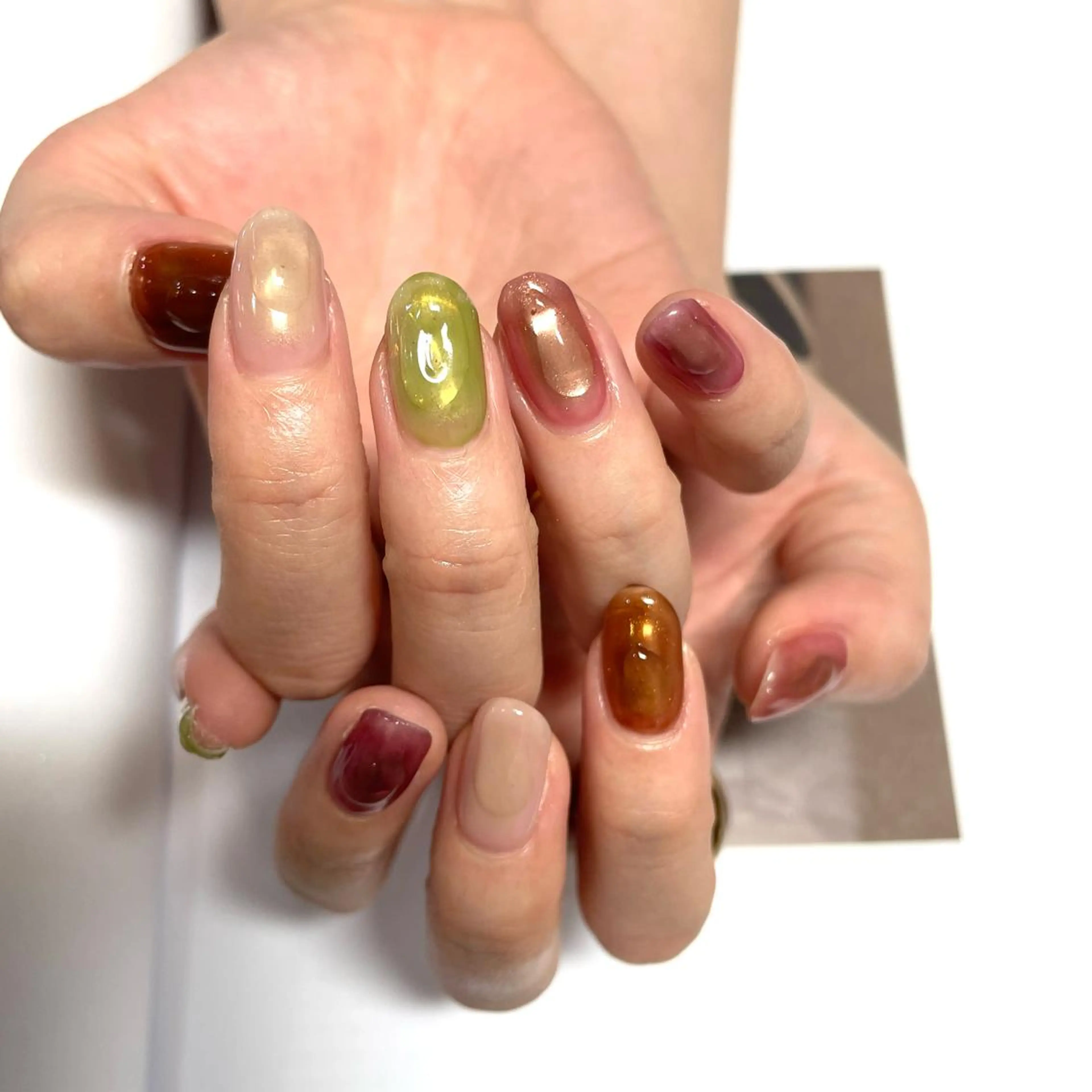 ネイル anyora nail salon所属・大人ワンホン キラキラ／Ayanoのネイルデザイン