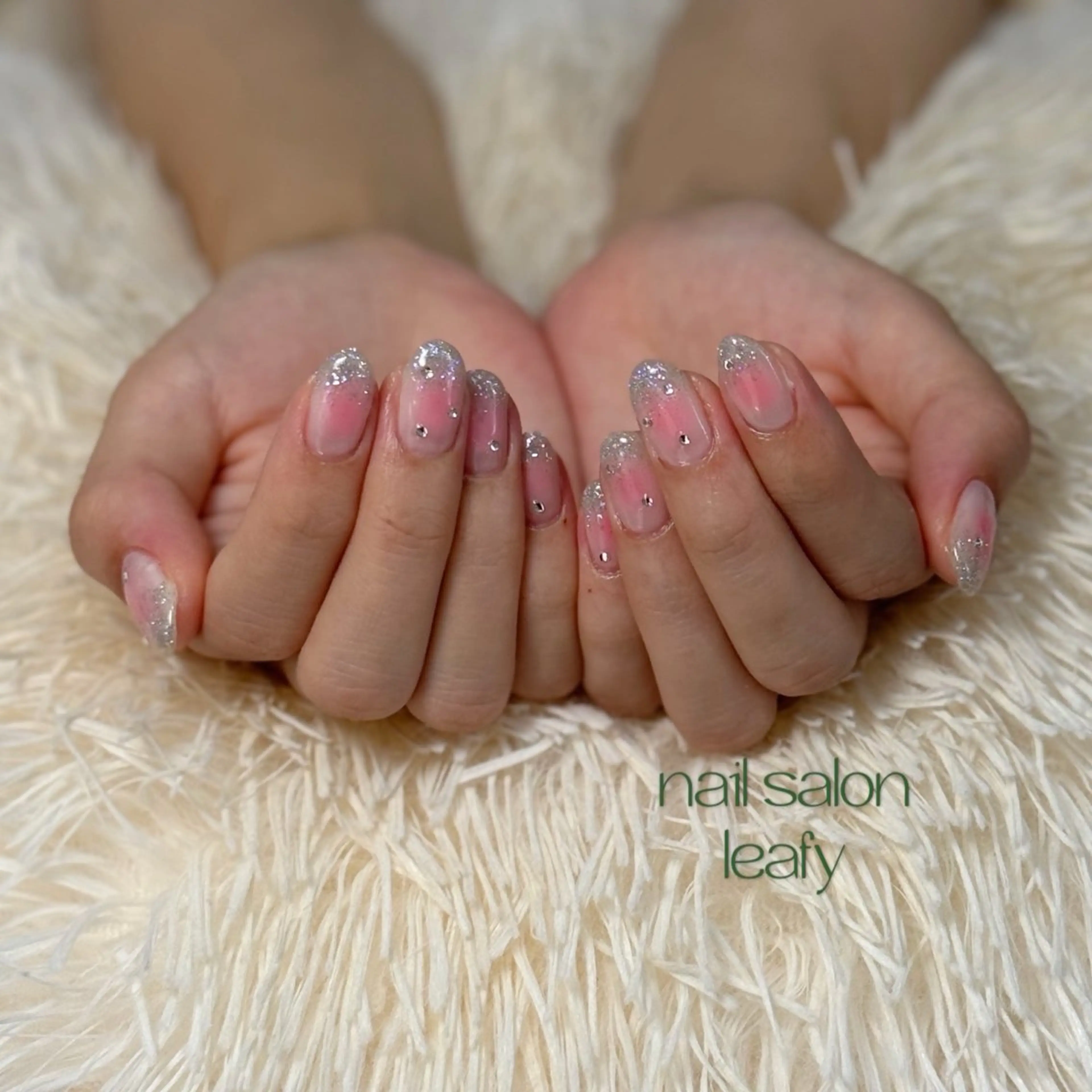 ネイル チークネイル ハンドネイル ネイルサロン leafyのネイルデザイン