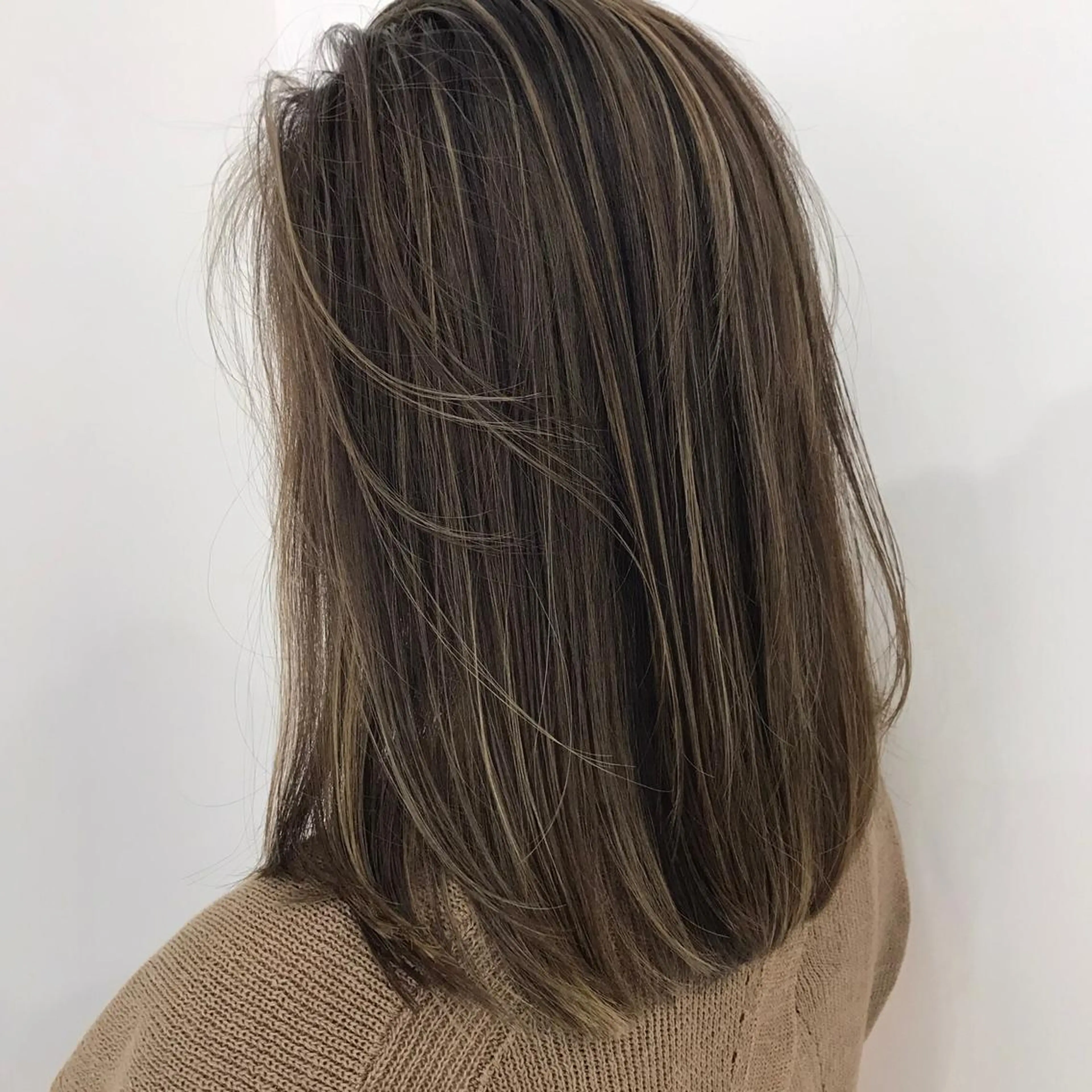 ミディアム カラー ハイライトカラー ハイライト カット ヘアカラー トリートメント 天王寺の美容師 わだひろしのヘアスタイル