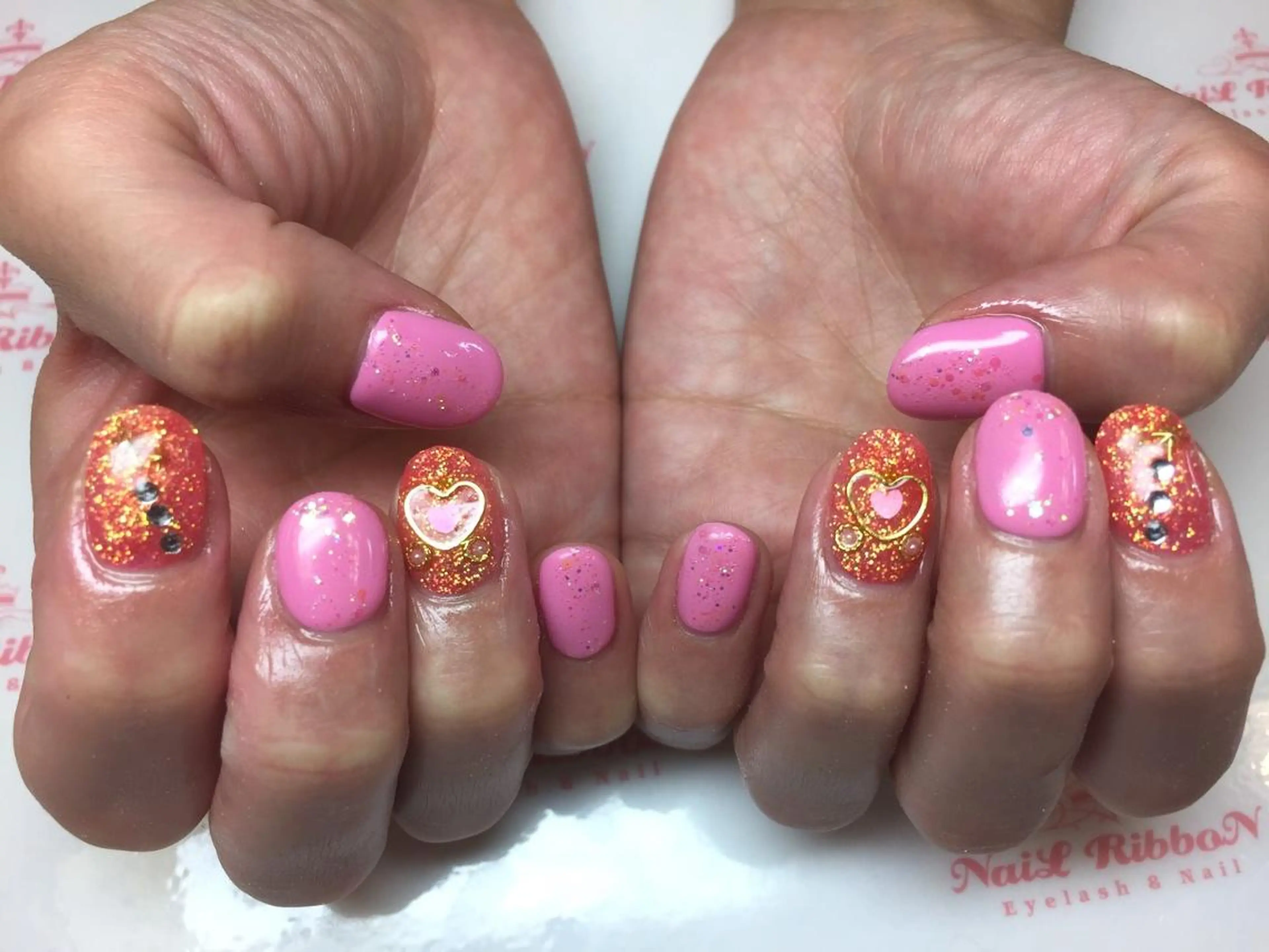 ネイル ネイルリボン 受付スタッフのネイルデザイン
