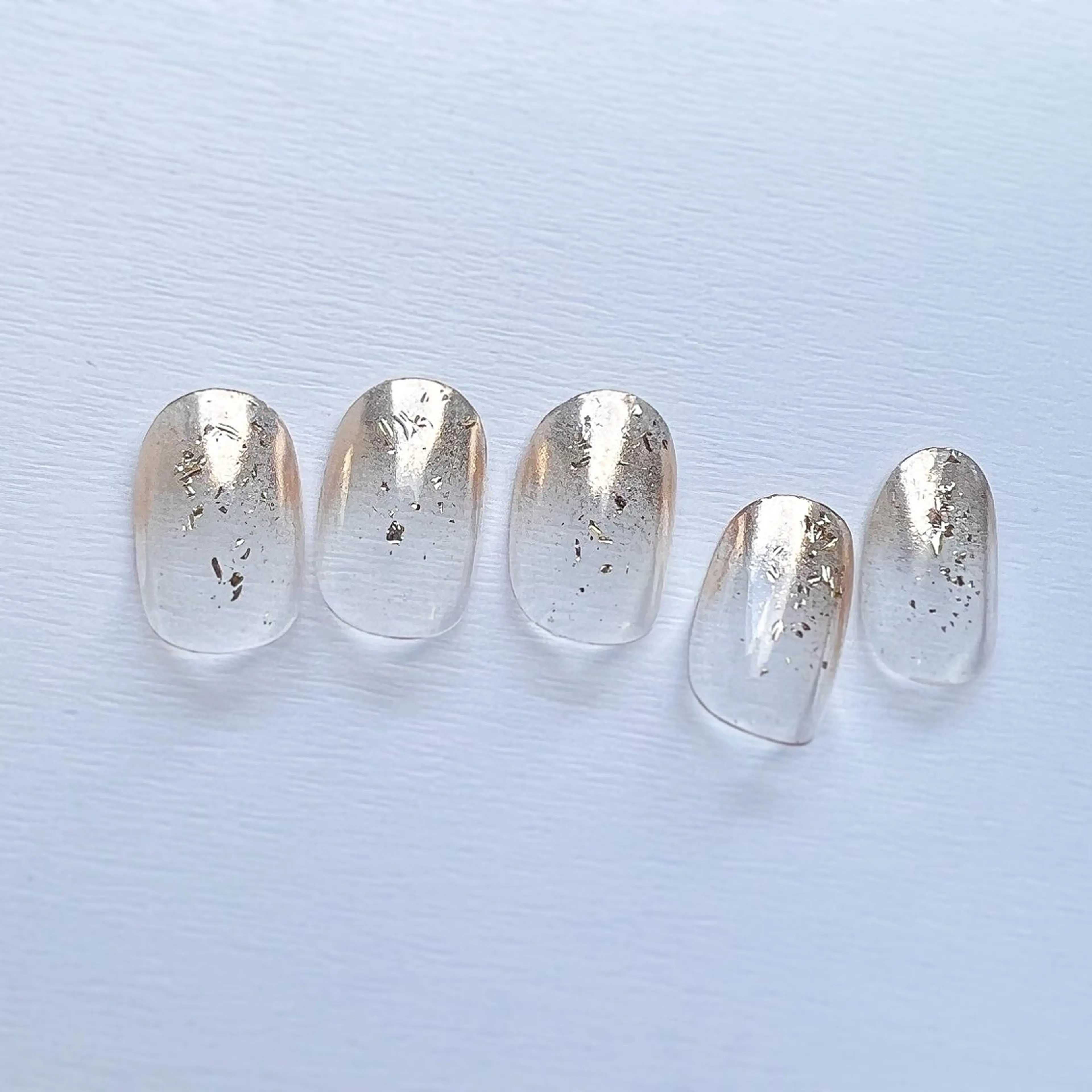 ネイル ゴールド ミラーネイル シンプルネイル pointillé .ayaのネイルデザイン