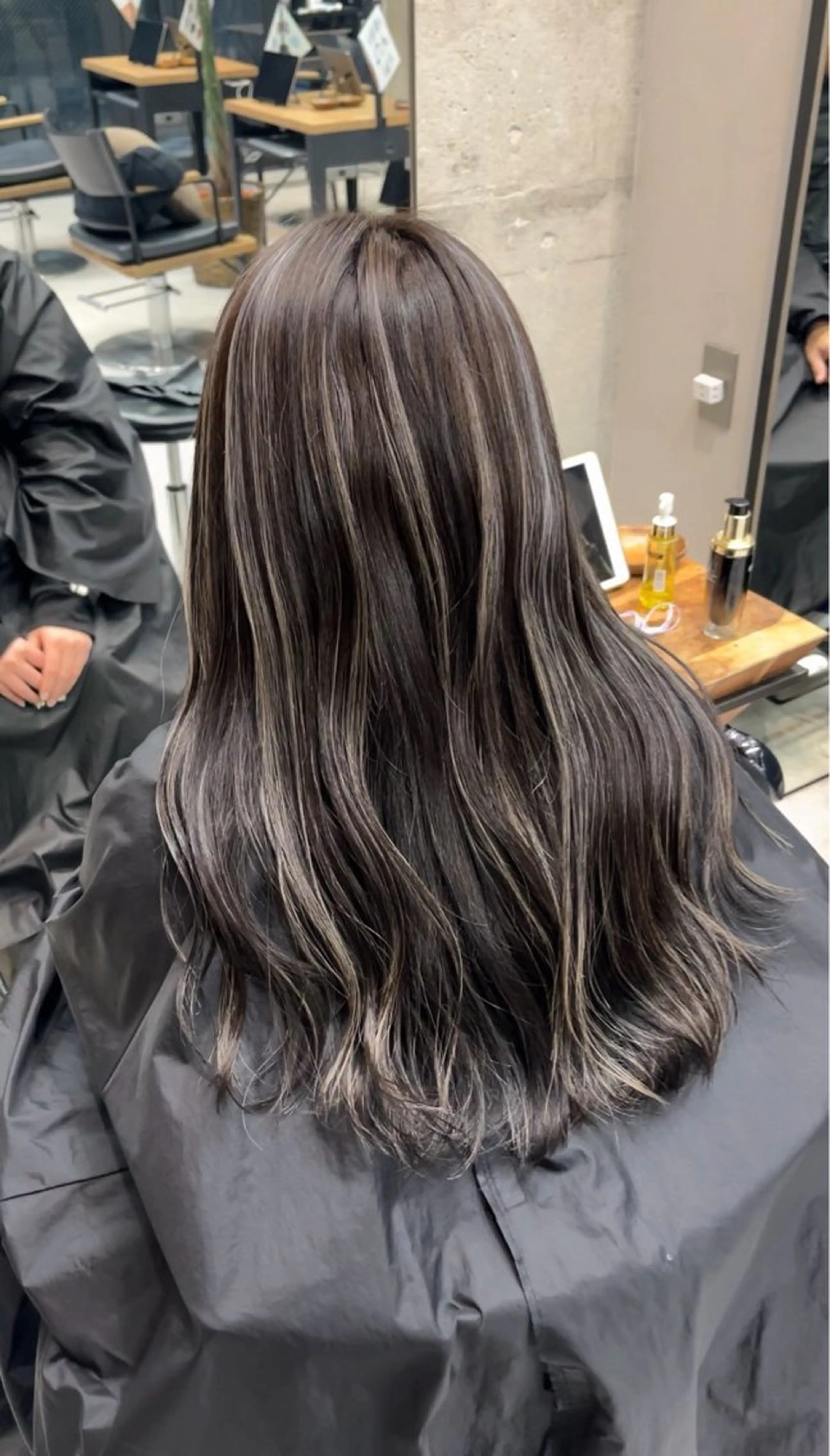 ロング ヘアカラー 🌊ハイライト Rizu🌊のヘアスタイル