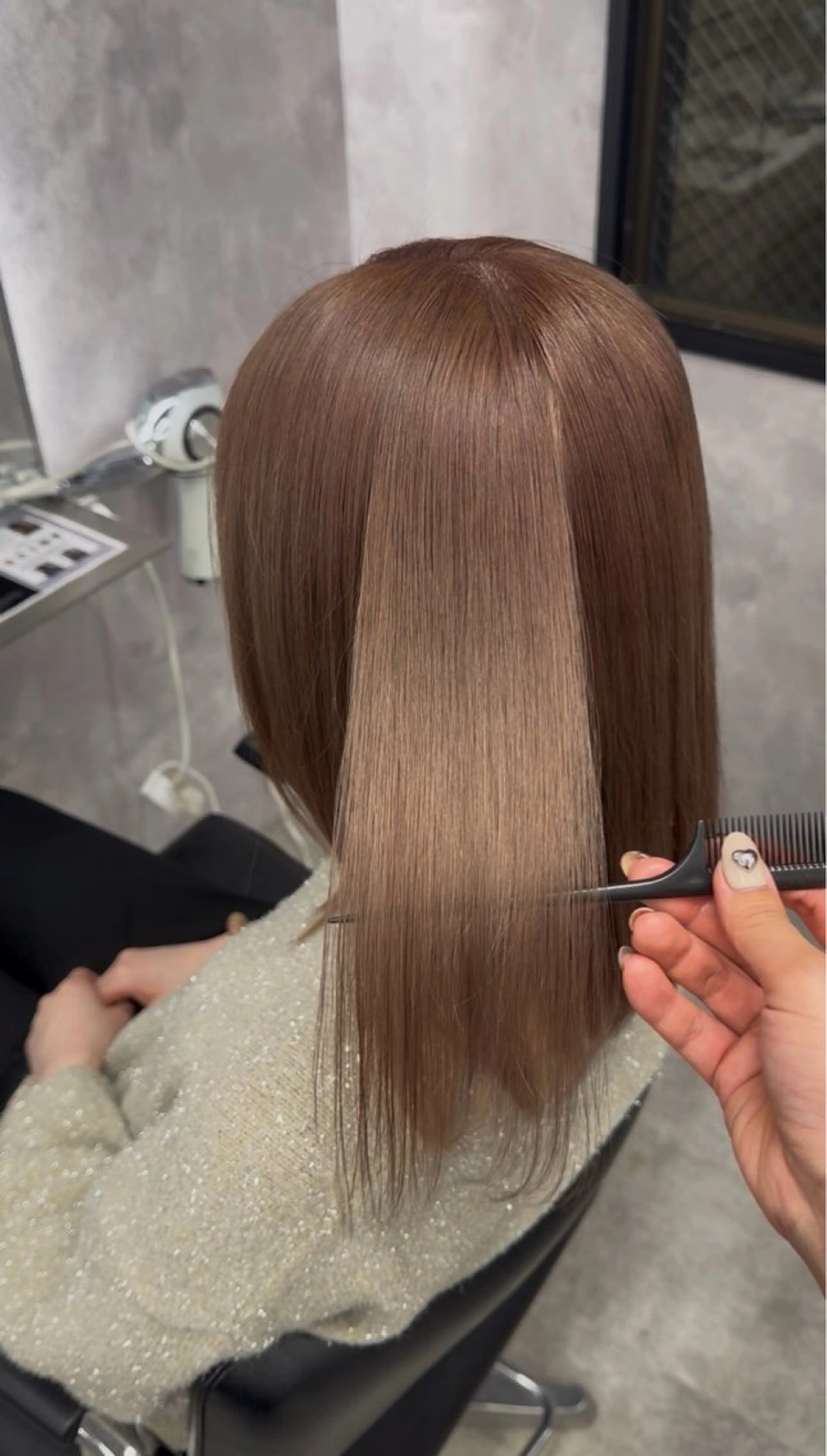 ミディアム 泉水 彩希のヘアスタイル