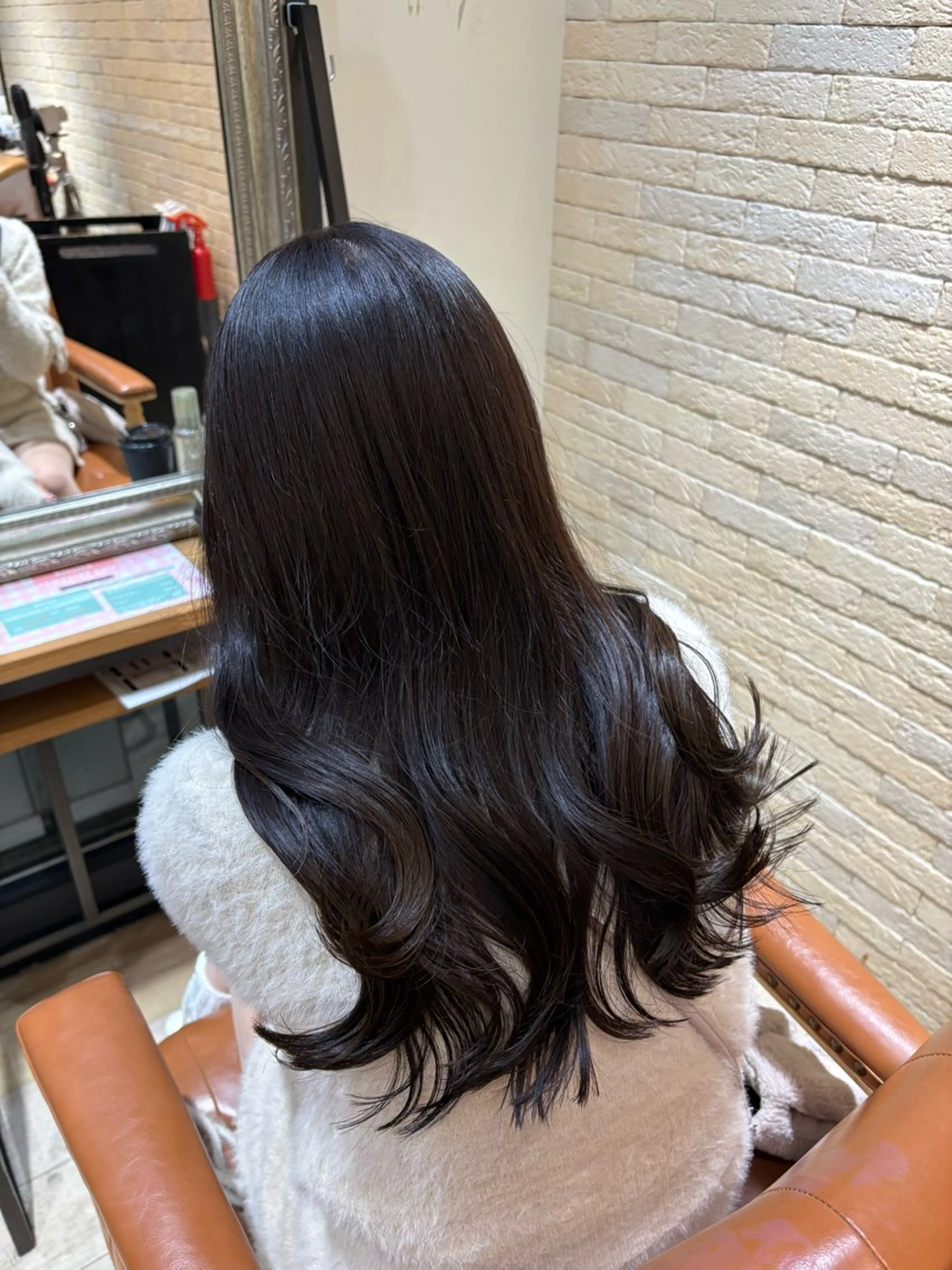 カラー ヘアカラー トリートメント しおり🍬 KOKORO🤍のヘアスタイル