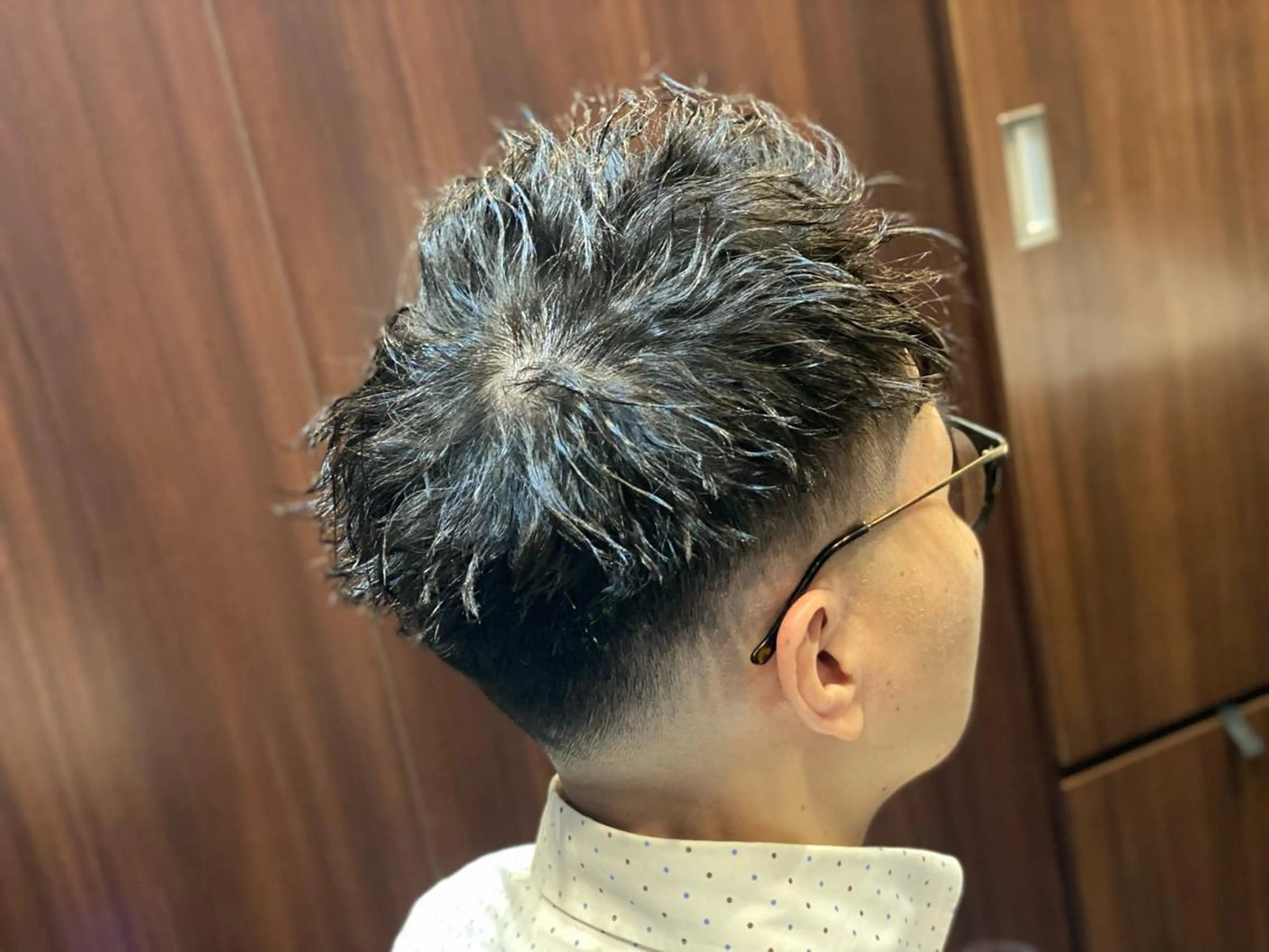 ショート パーマ メンズ 浅見 天翔のヘアスタイル