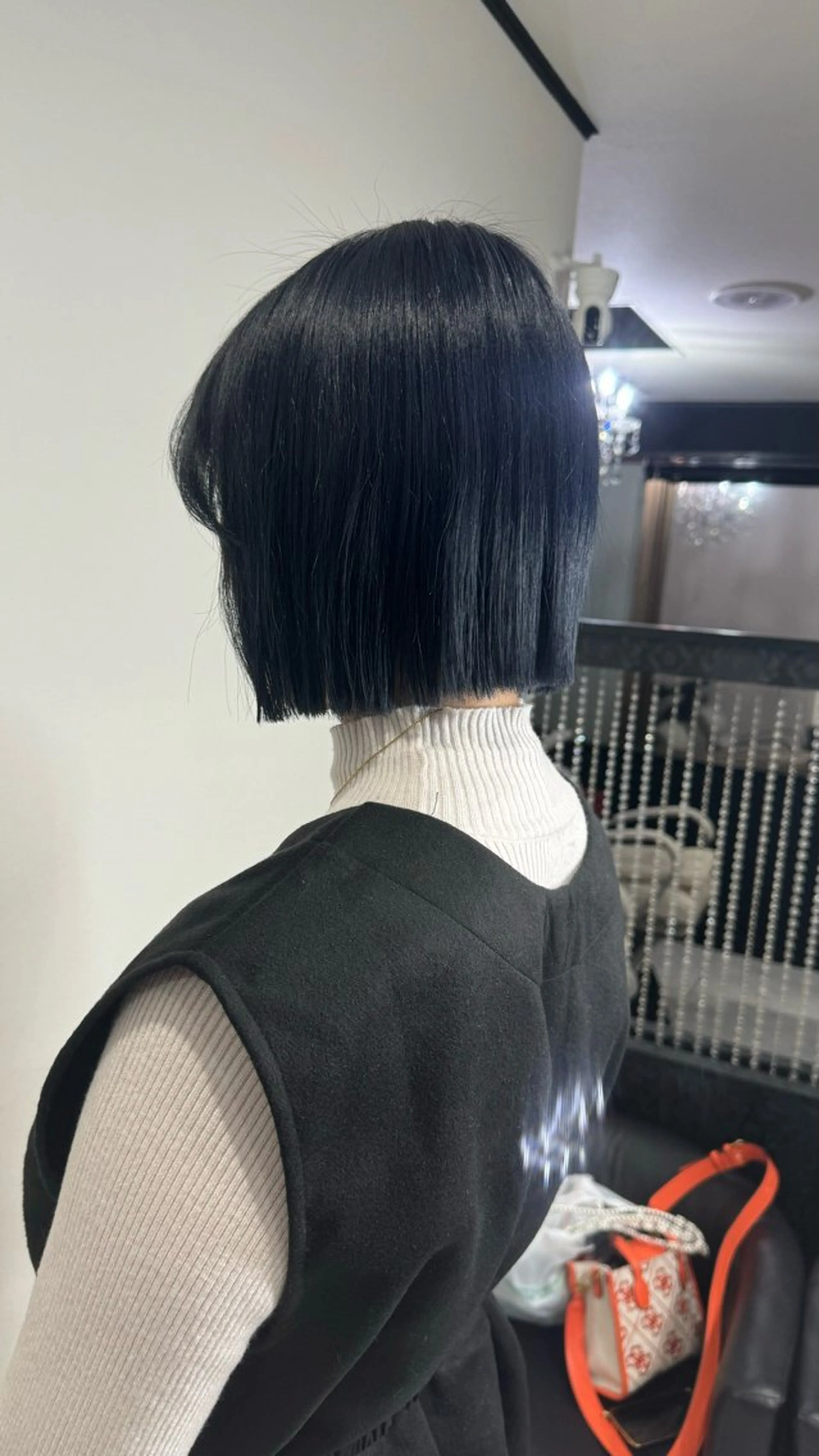 ショート カラー 黒髪 ブルーカラー ブルーブラック ボブ 韓国風ヘア カット ヘアカラー トリートメント 🦖店長🦖pino #しのだスペシャルのヘアスタイル