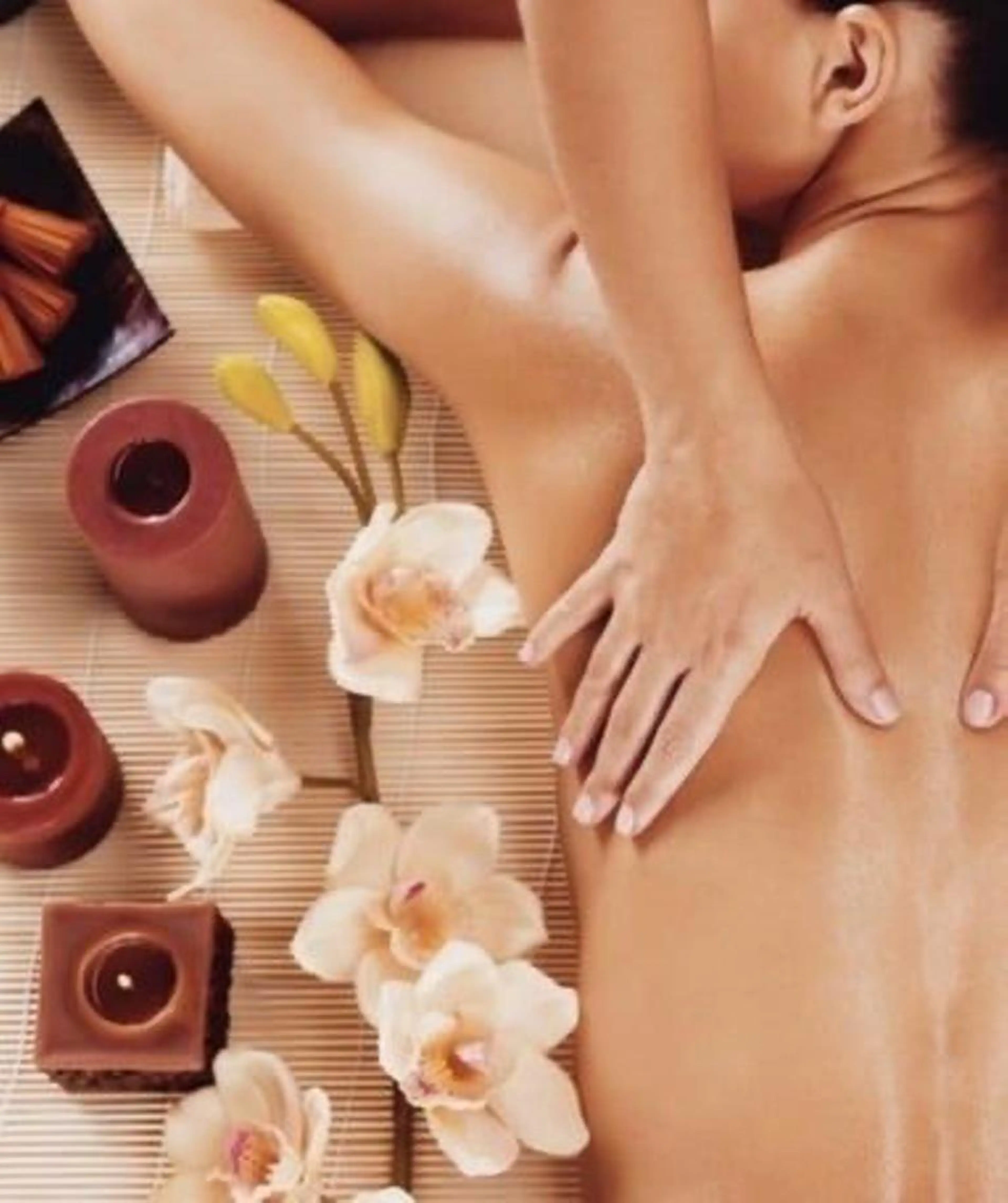 【アロマ】レディース限定！肩,デコルテ,上半身集中　アロママッサージ40分 ¥3980の写真