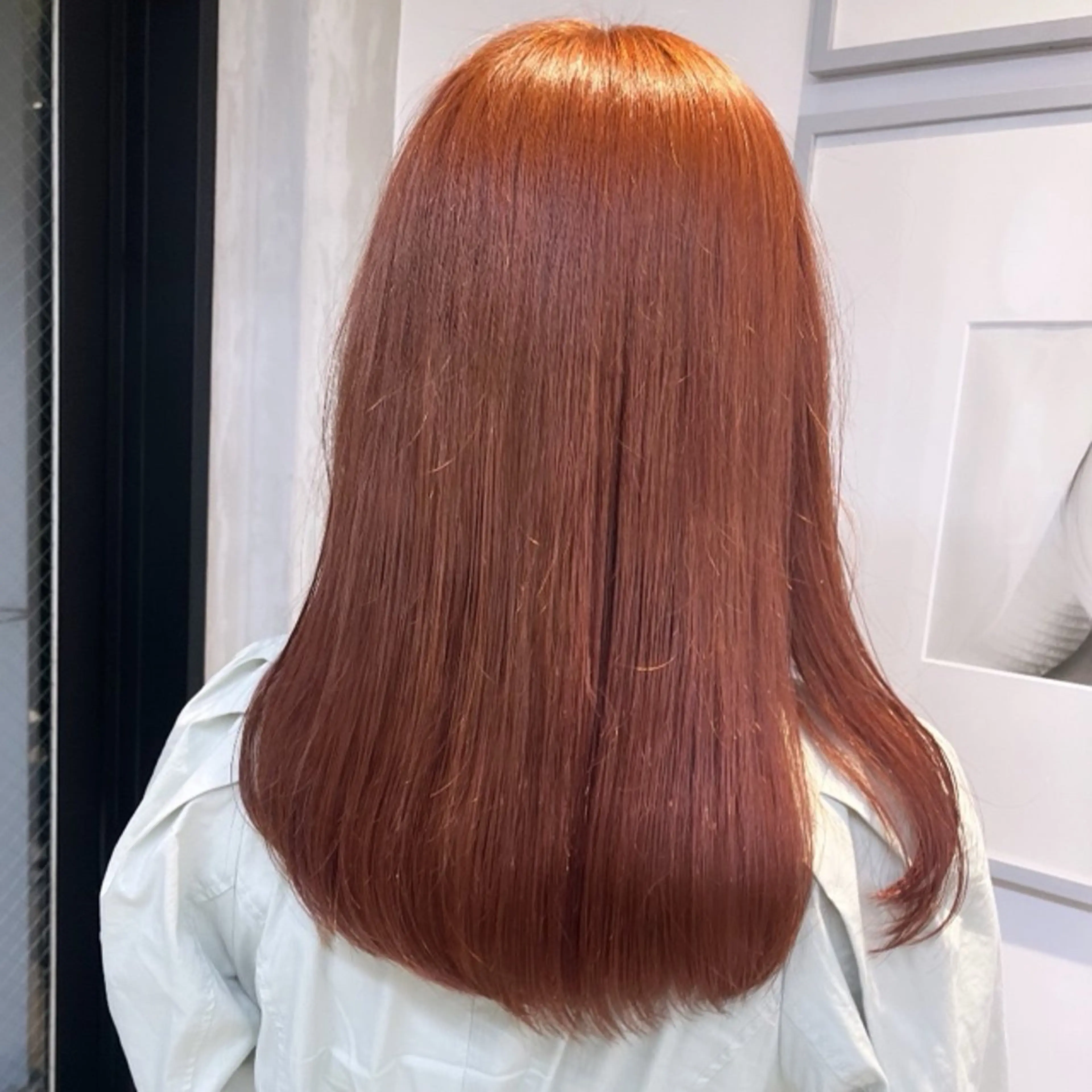 ミディアム カラー ベージュカラー ブリーチ ブリーチなしカラー オレンジ ピンクカラー カット ヘアカラー トリートメント ヘッドスパ ヘアセット カジュアルを女っぽく 𝗮𝘆𝗮𝗰𝗼のヘアスタイル