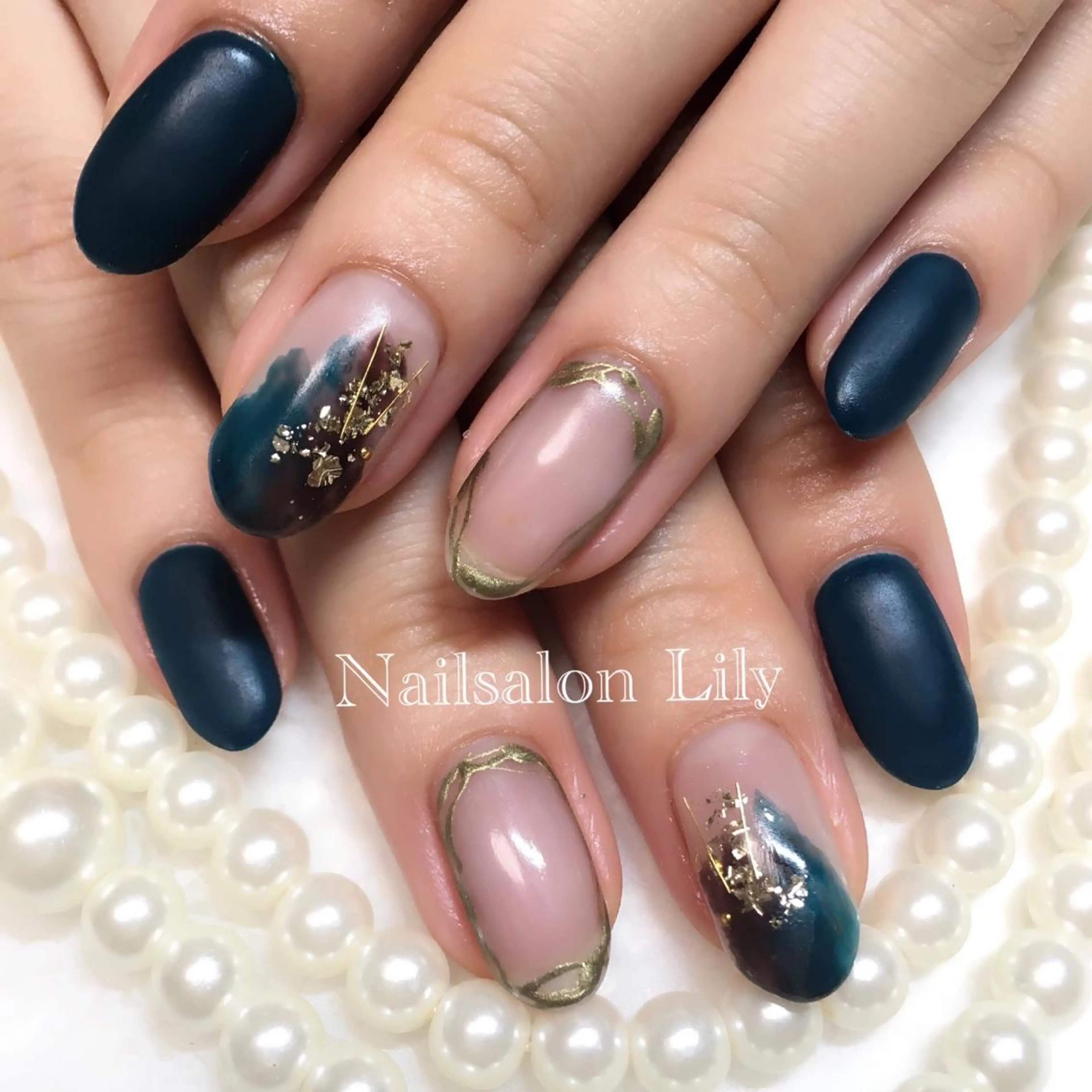 ネイル グリーン ニュアンスネイル Nailsalon Lilyのネイルデザイン
