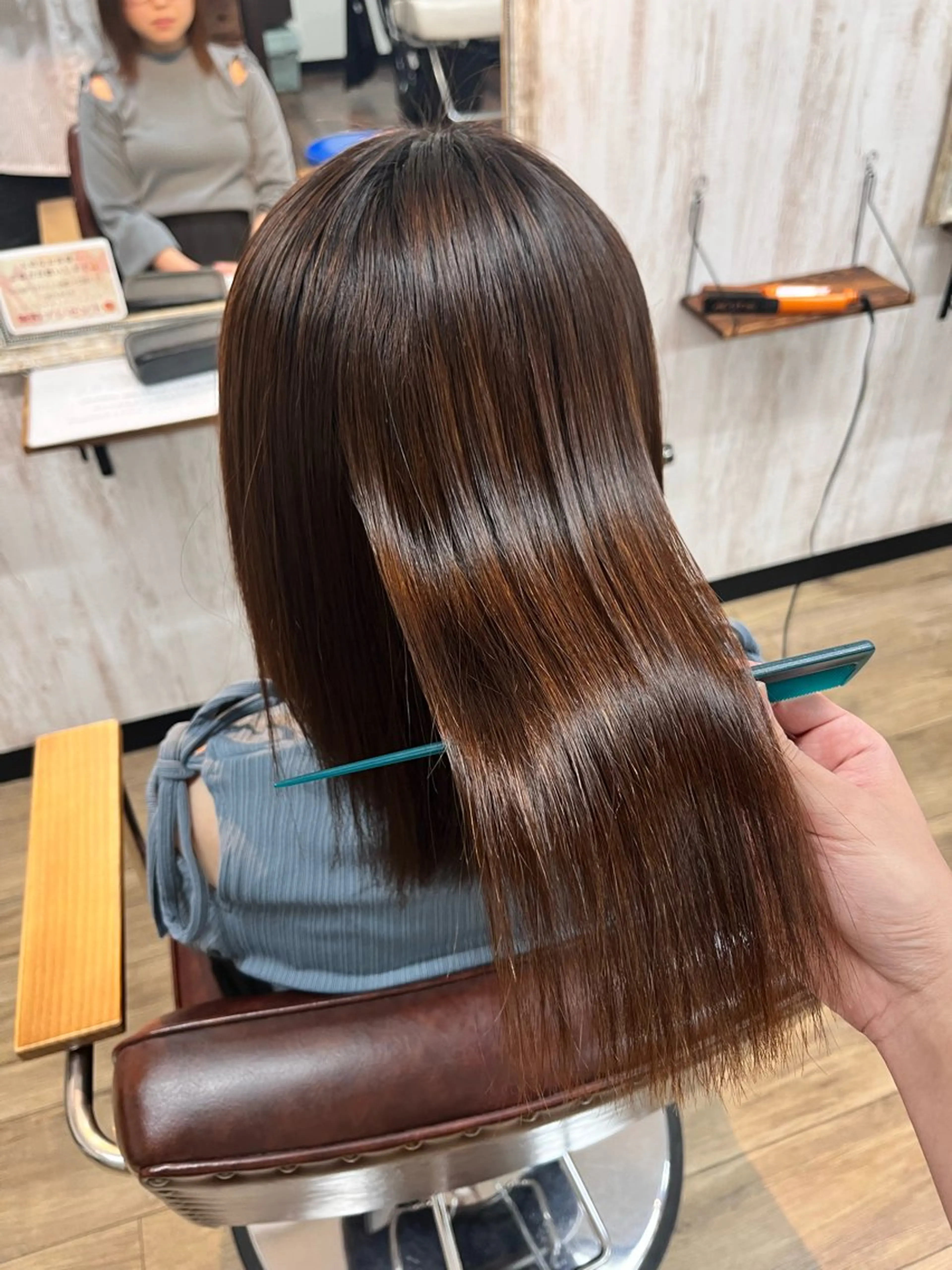 ミディアム カット 縮毛矯正 トリートメント 🫧透明感カラー /艶髪すなお🧸のヘアスタイル