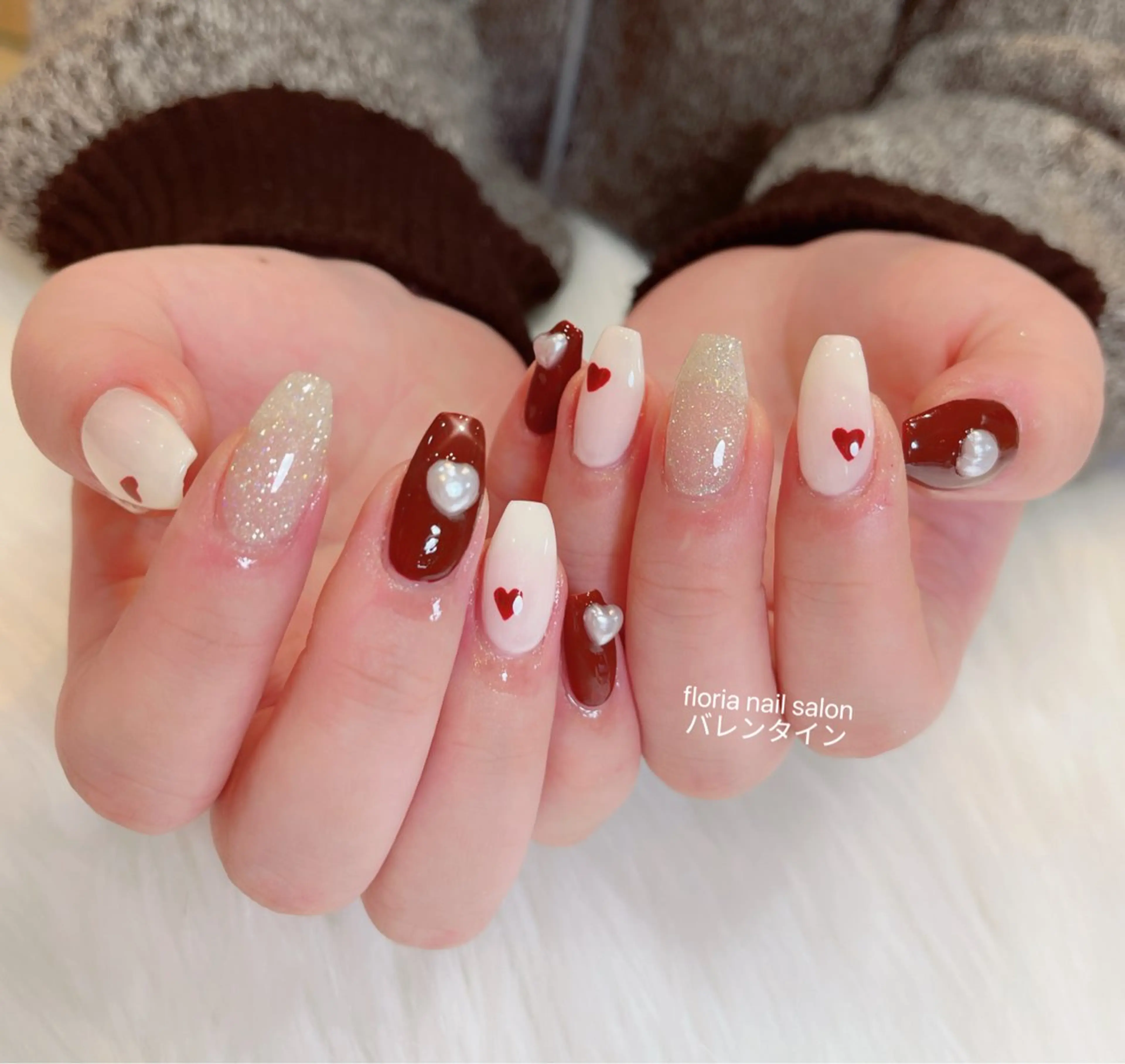 ネイル アートネイル ボルドー チークネイル ドット フレンチネイル ハンドネイル Floria nail salonのネイルデザイン