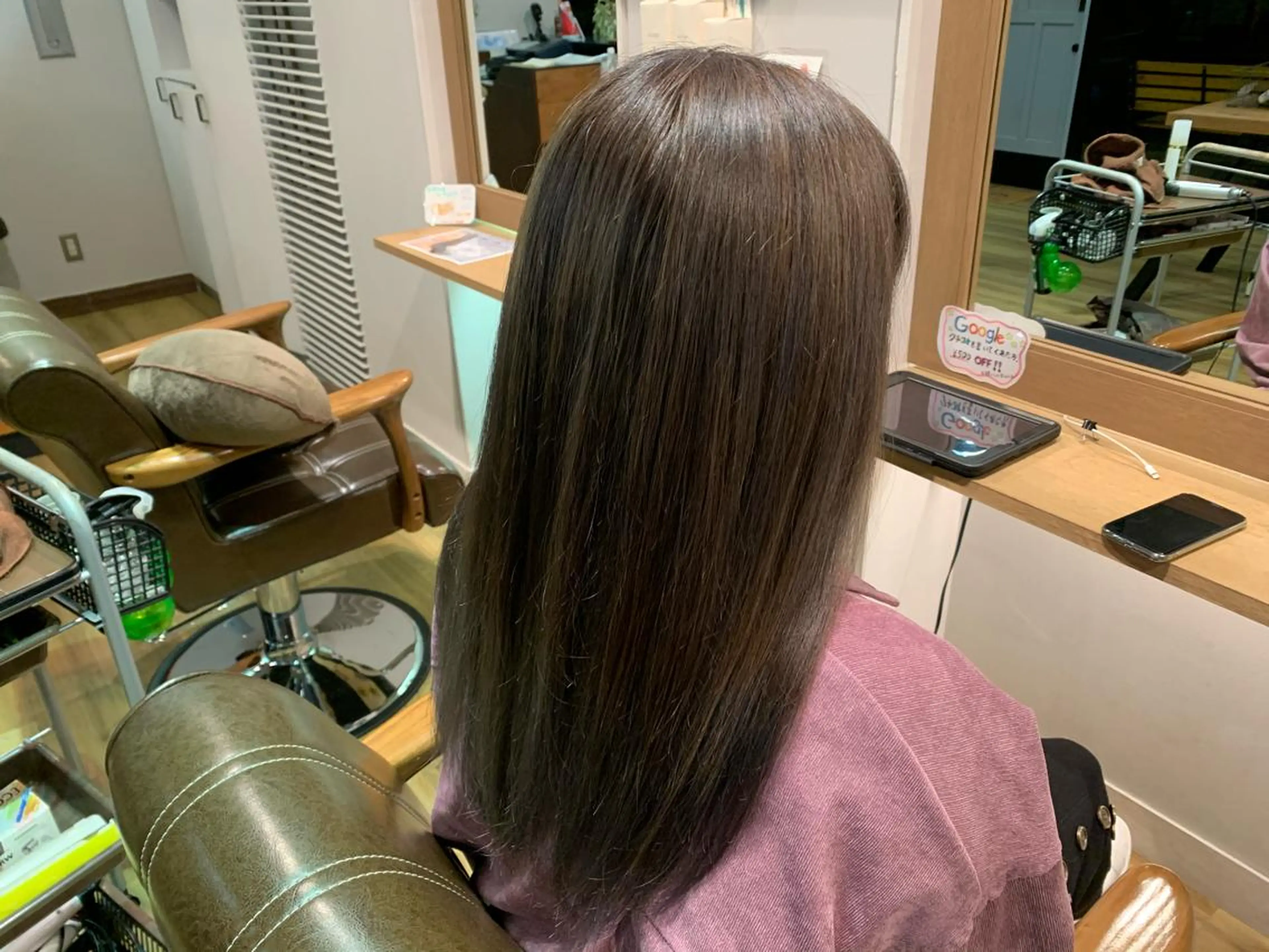 ロング カラー ブリーチ グレージュ ヘアカラー トリートメント ツキダテ ユイのヘアスタイル