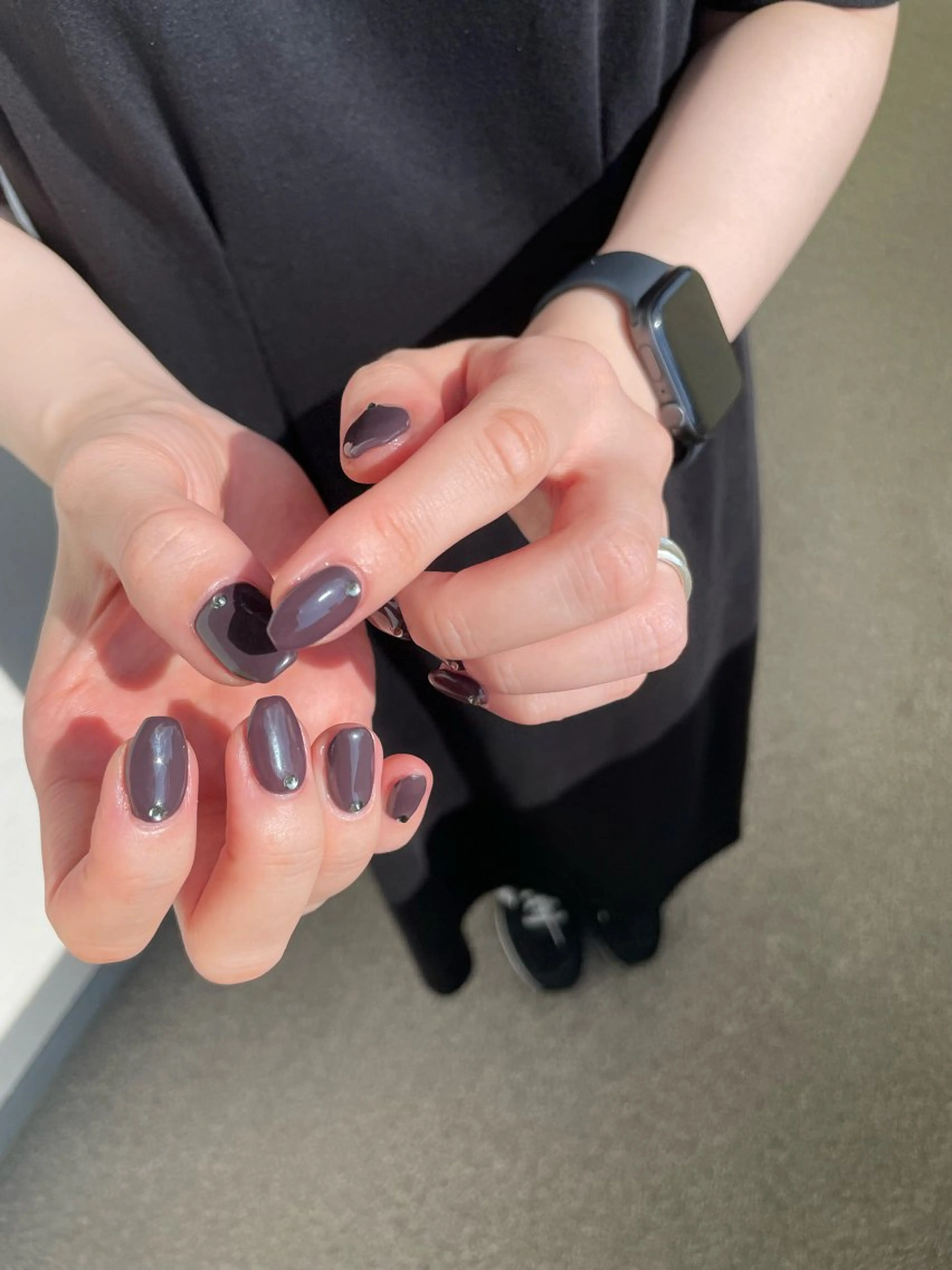 ネイル ワンカラーネイル ストーンネイル ハンドネイル Ever Blue Nail Salonのネイルデザイン