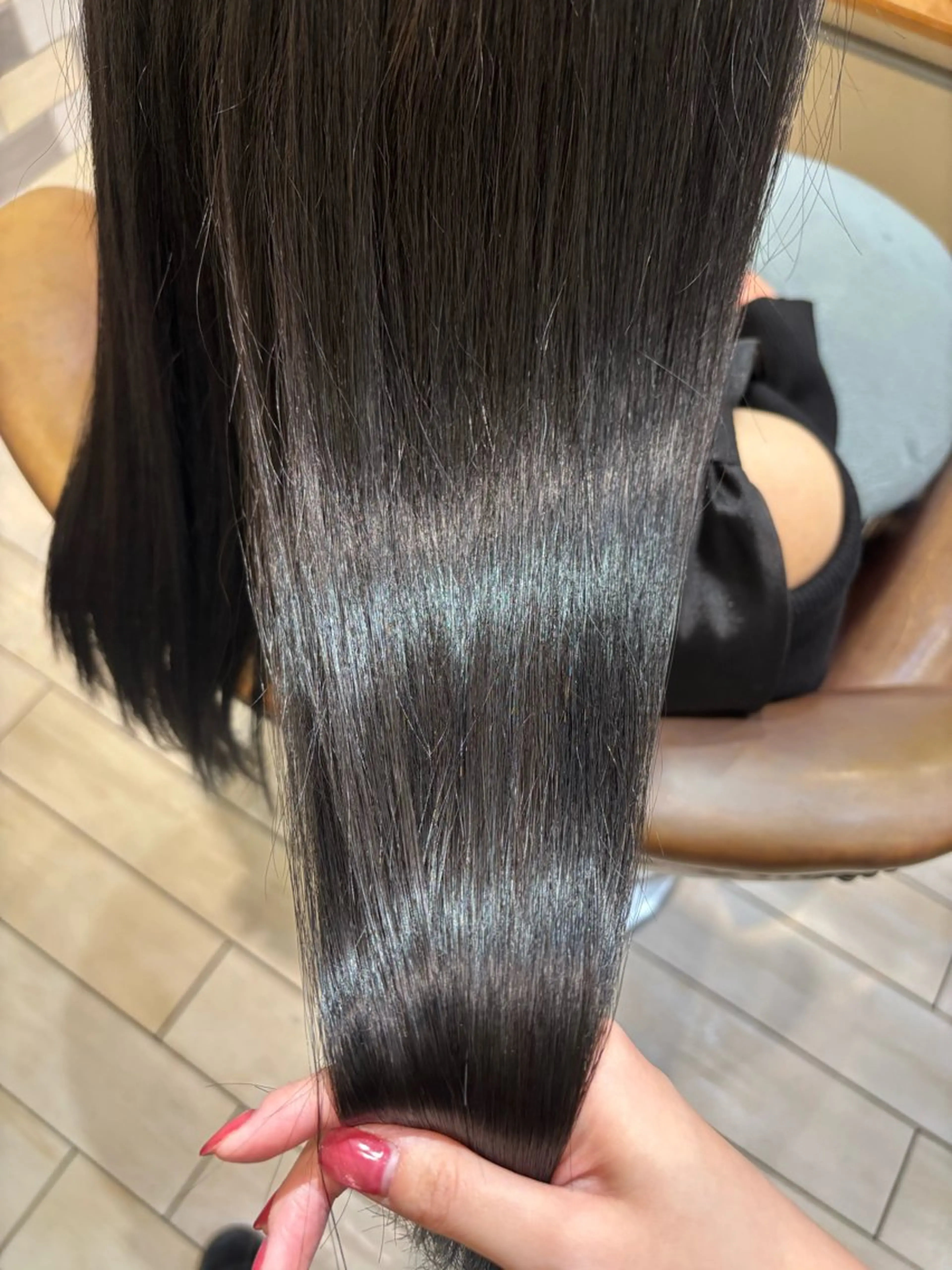 ロング カラー 黒髪 ブルーカラー ブルーブラック 透明感カラー ヘアカラー トリートメント 古屋 澪　艶髪カラー✨のヘアスタイル