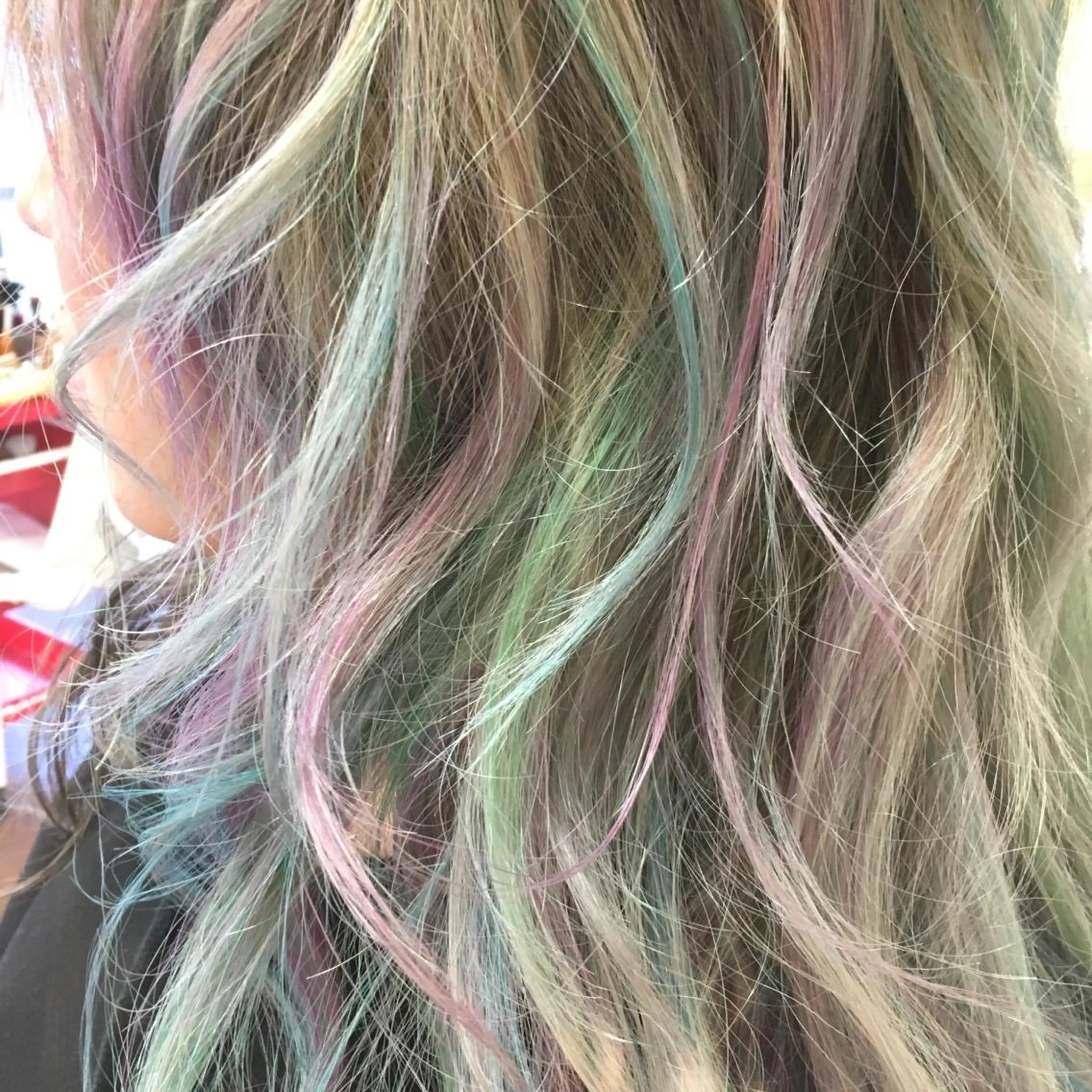 セミロング カラー ユニコーンカラー GLAD 萩原のヘアスタイル