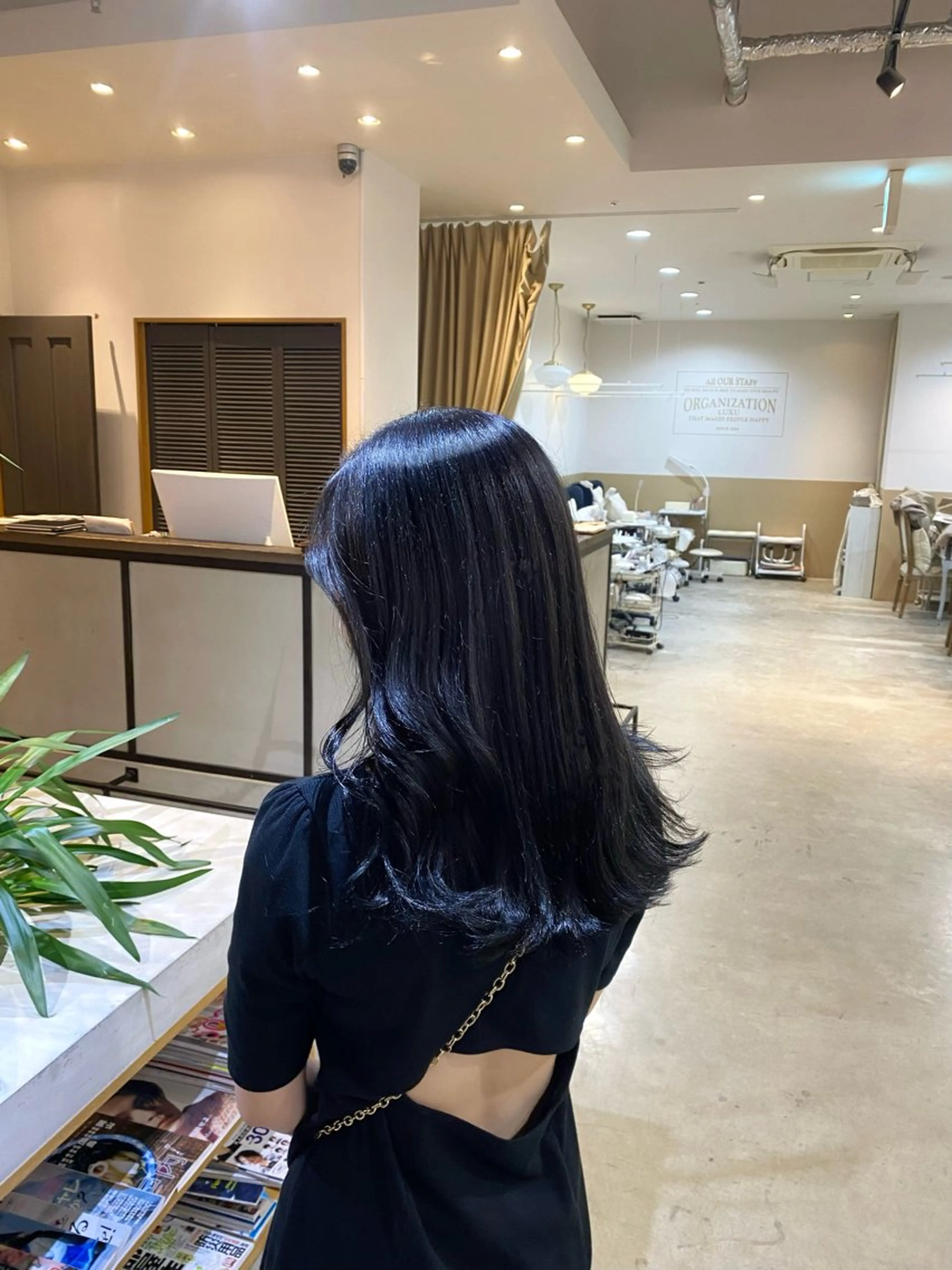 セミロング カット ヘアカラー lolonois梅田 rami🎀のヘアスタイル