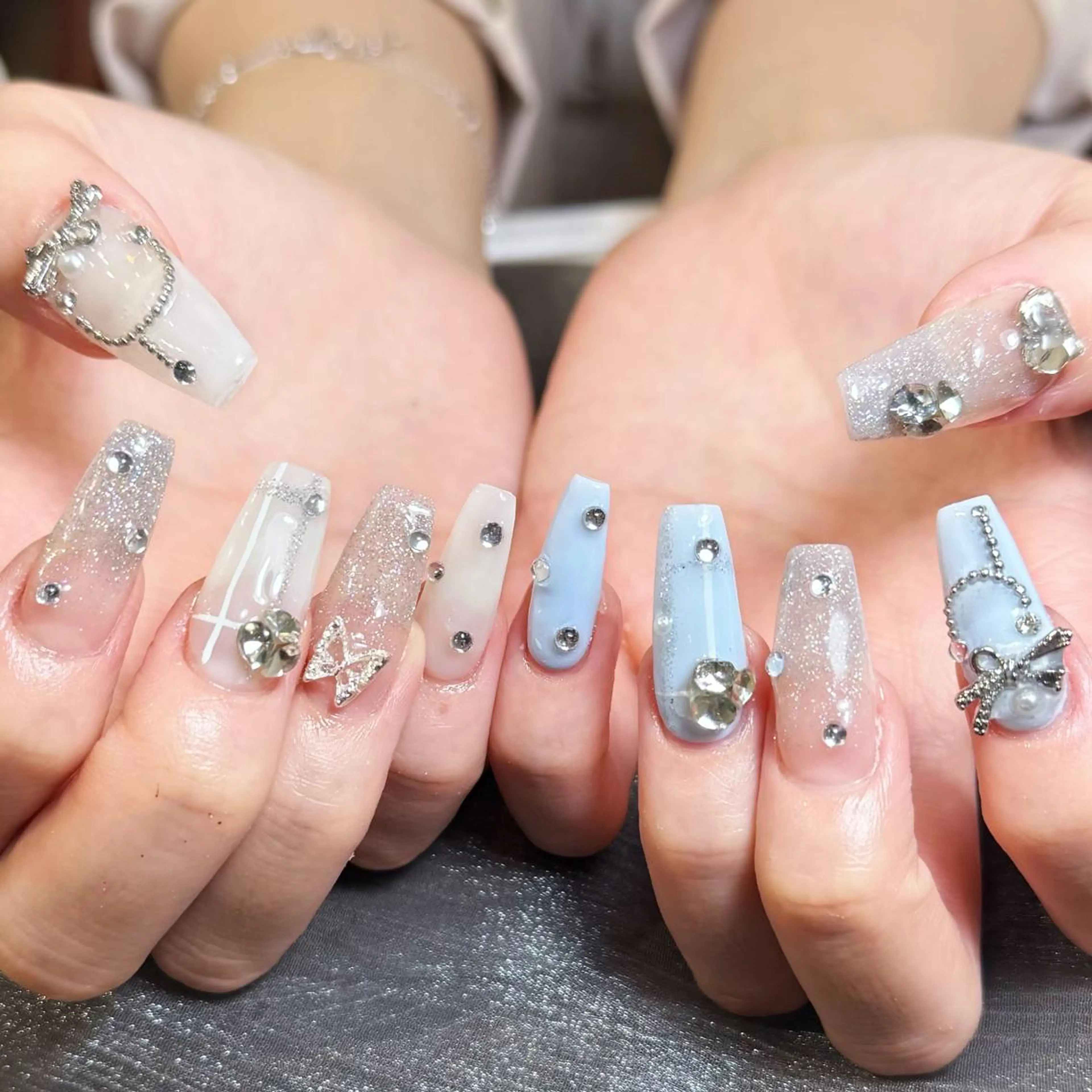 ネイル アートネイル オーロラネイル ガーリー キラキラネイル 韓国ネイル ハンドネイル フットネイル ハンドケア Diamond 🚢のネイルデザイン