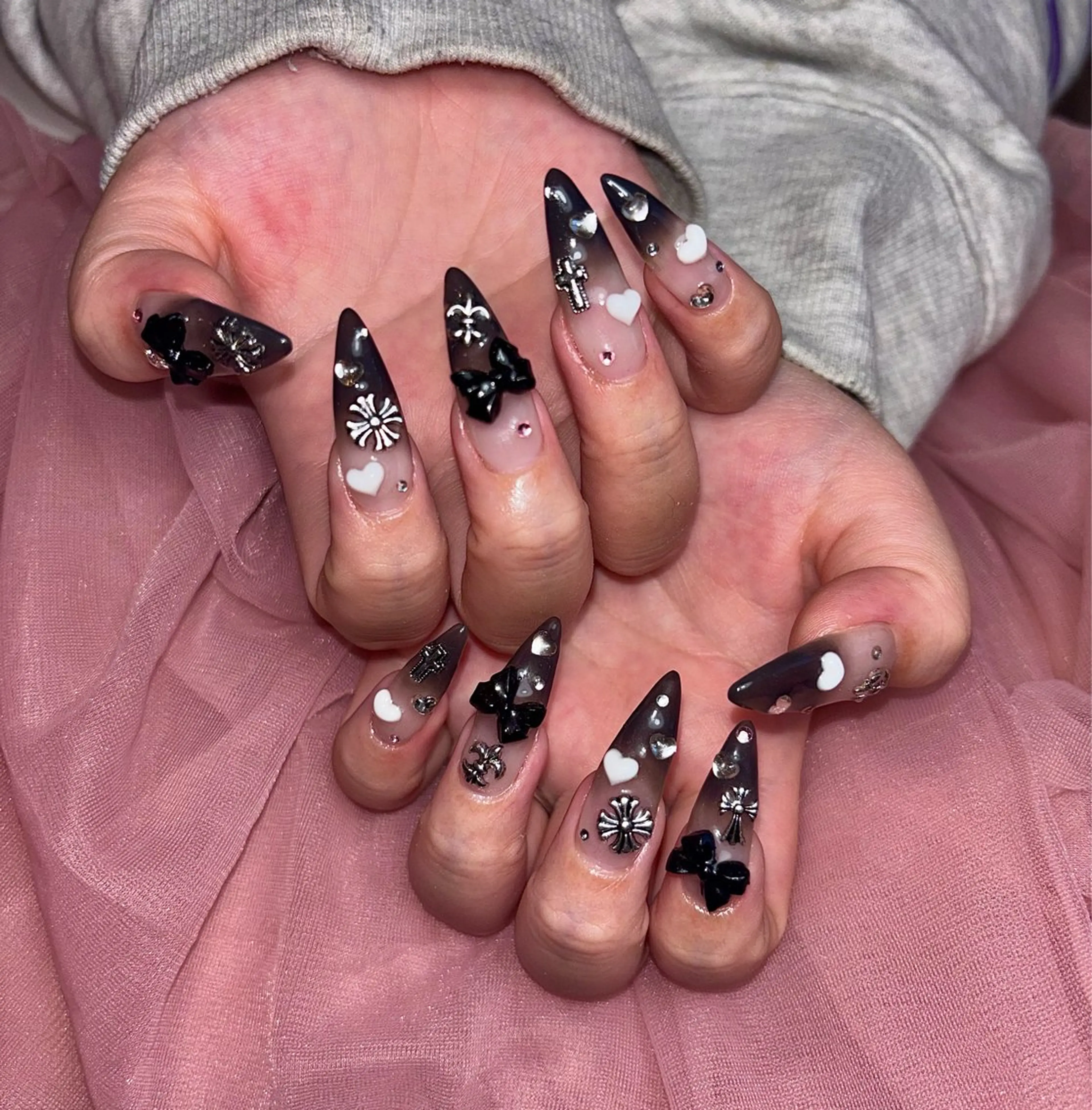 ネイル ハンドネイル 𝐁𝐞𝐥𝐥 𝐦𝐞のネイルデザイン