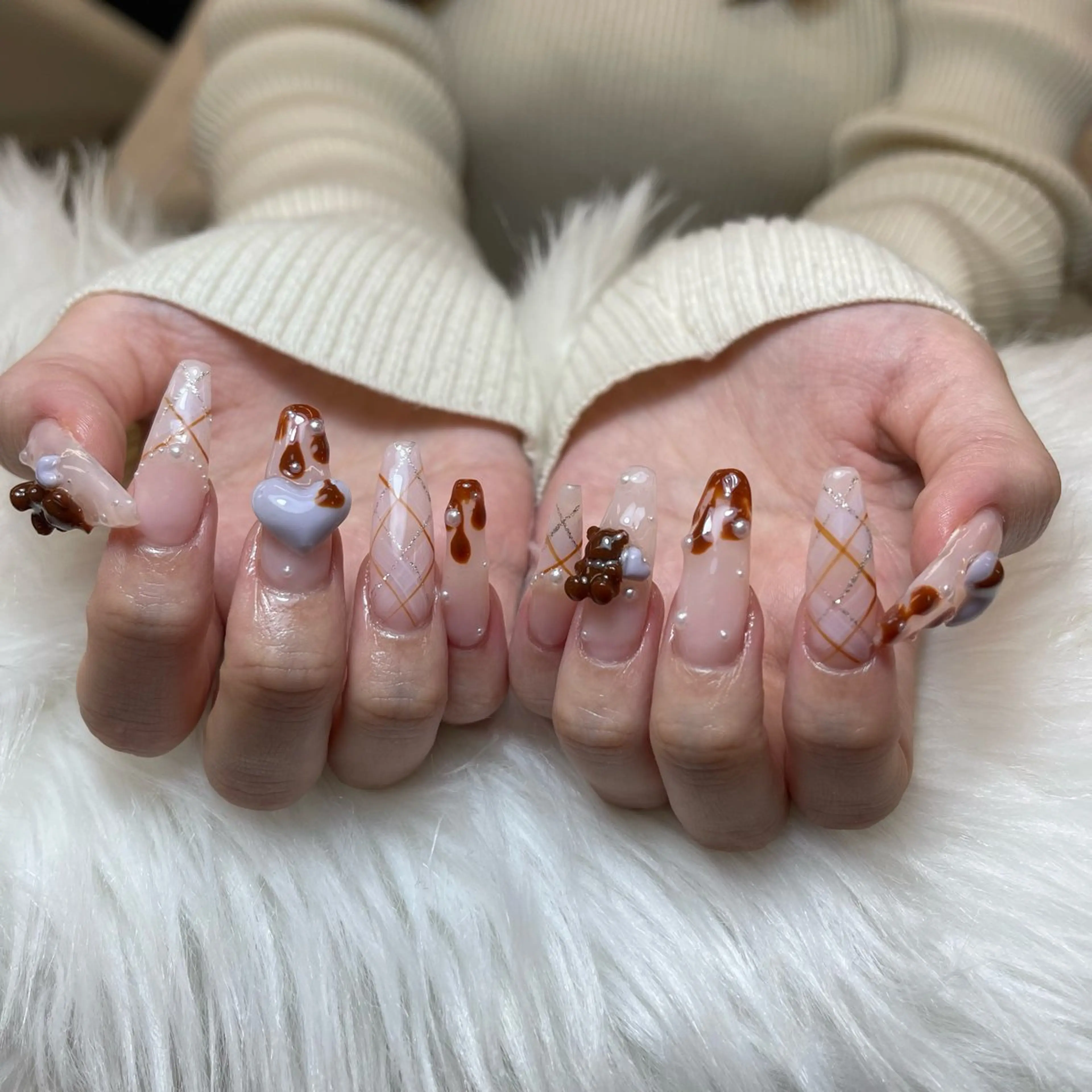 ネイル チークネイル フレンチネイル グラデーション キラキラネイル 韓国ネイル HIKARI HANA NAIL所属・HIKARIHANA NAILのネイルデザイン