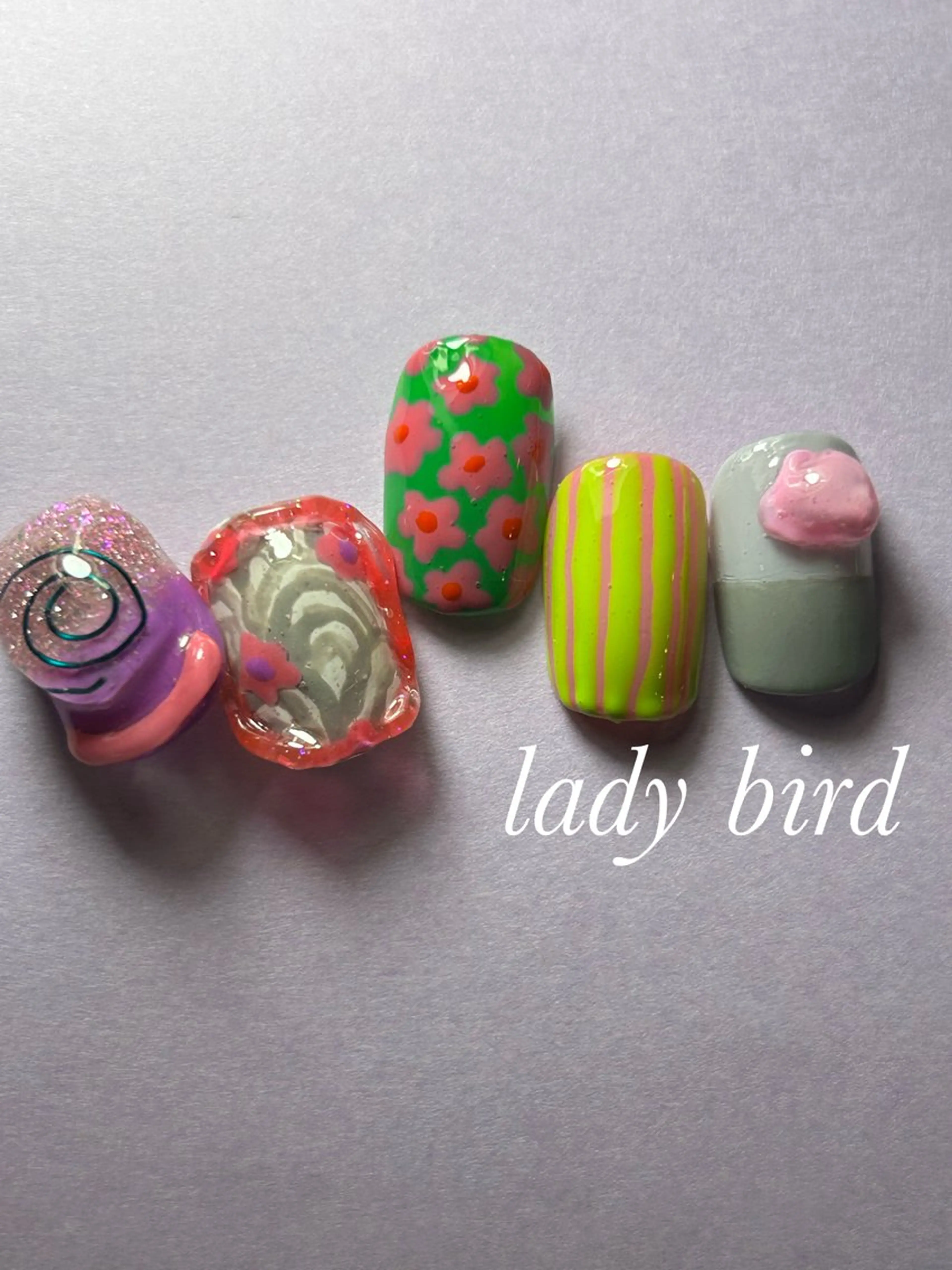 ネイル ハンドネイル lady bird yoshieのネイルデザイン