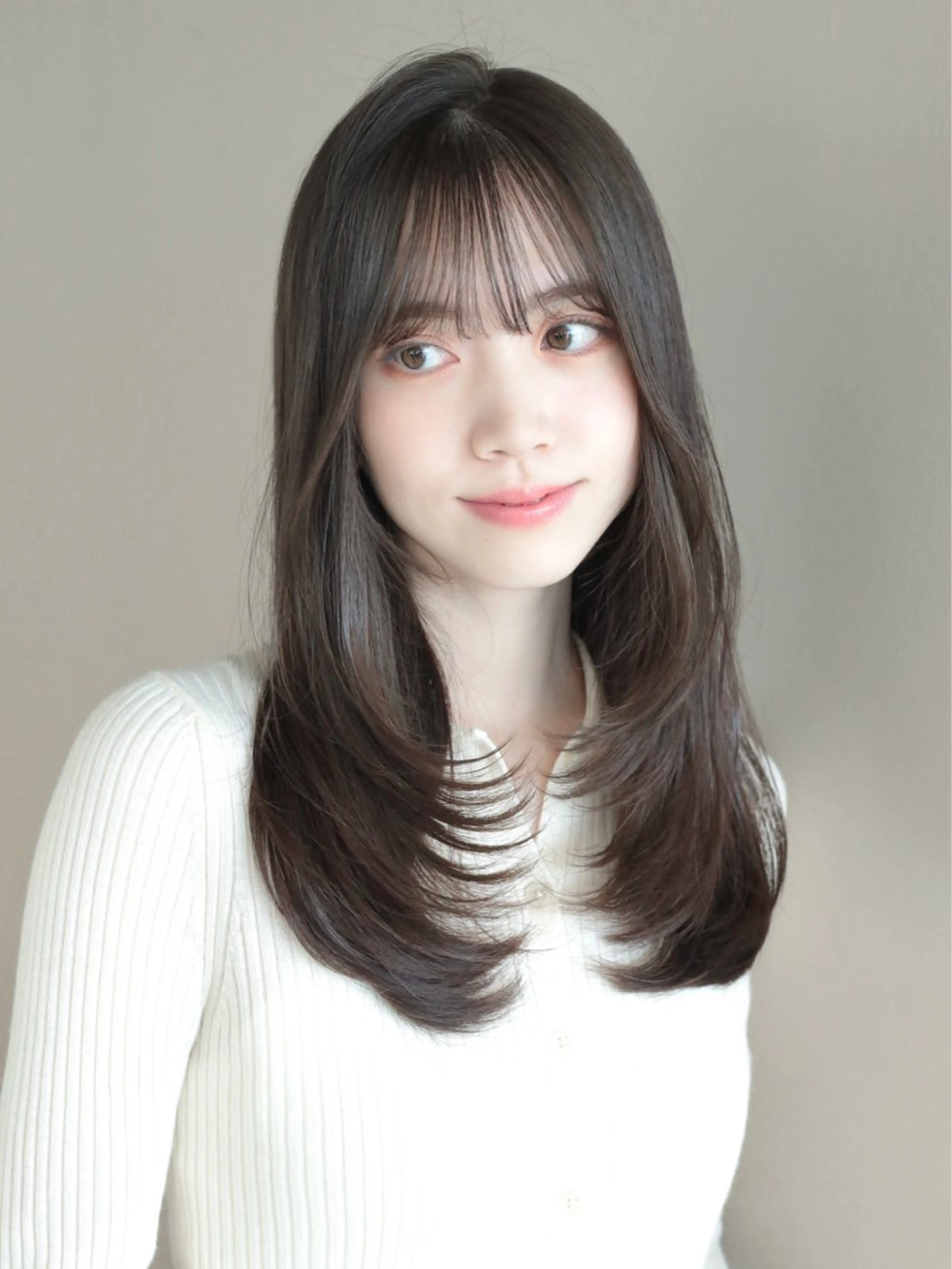 セミロング カラー レイヤーカット カット ヘアカラー トリートメント レイヤー/顔周り /透明感🩶高橋大のヘアスタイル