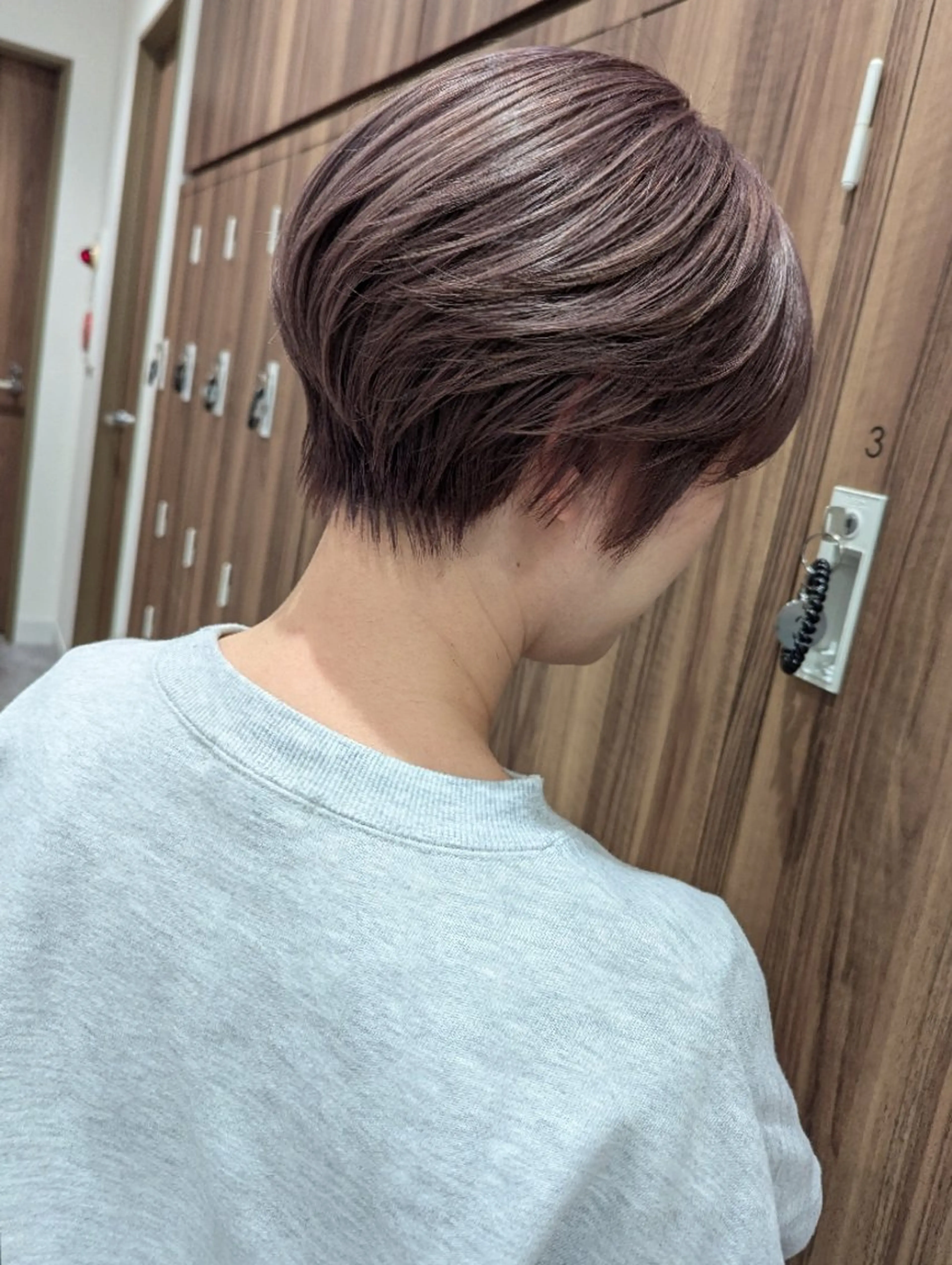 ショート カラー ショートボブ ベージュカラー ハイライトカラー ラベンダーカラー ラベンダーベージュ カット ヘアカラー トリートメント 🩶ハイライトカラー 🩶ASH西葛西鈴木のヘアスタイル