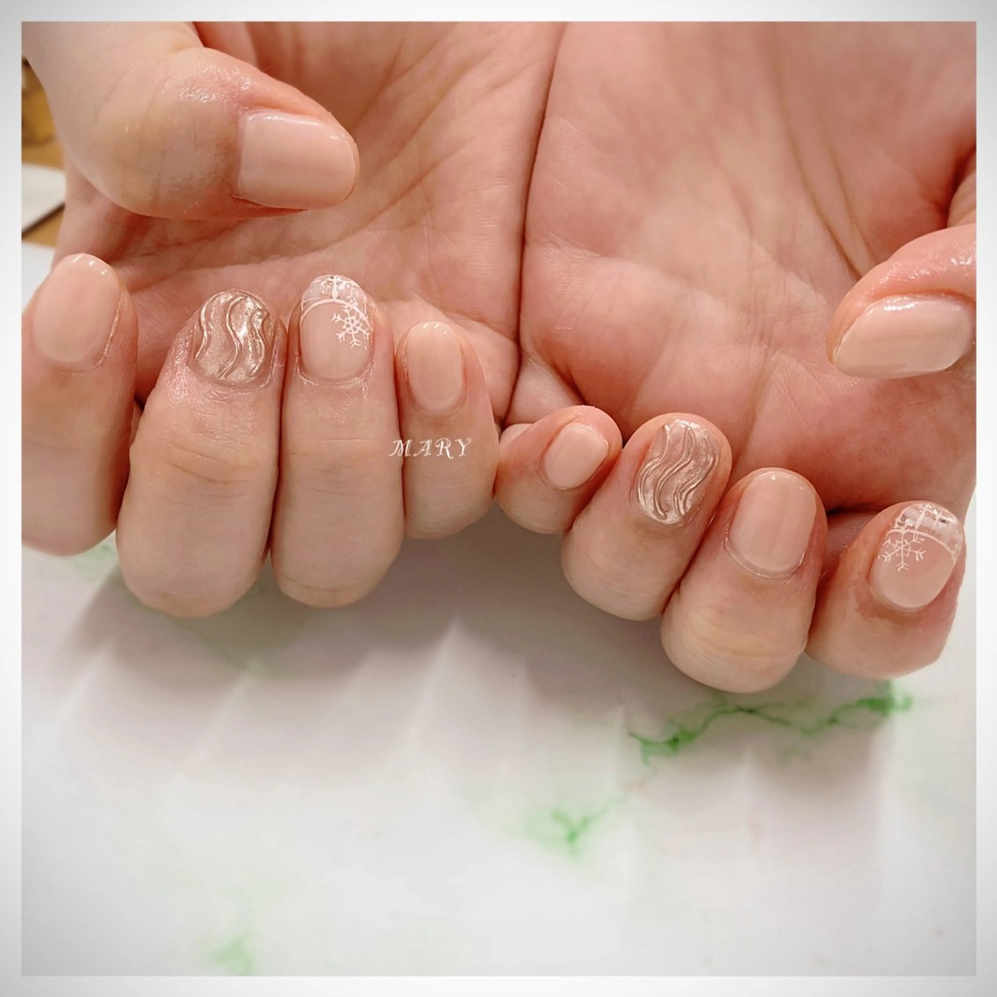 ネイル ミラーネイル ニュアンスネイル ワンカラーネイル ツイードネイル 冬ネイル ハンドネイル Mary nail所属・Mary nail .narumiのネイルデザイン