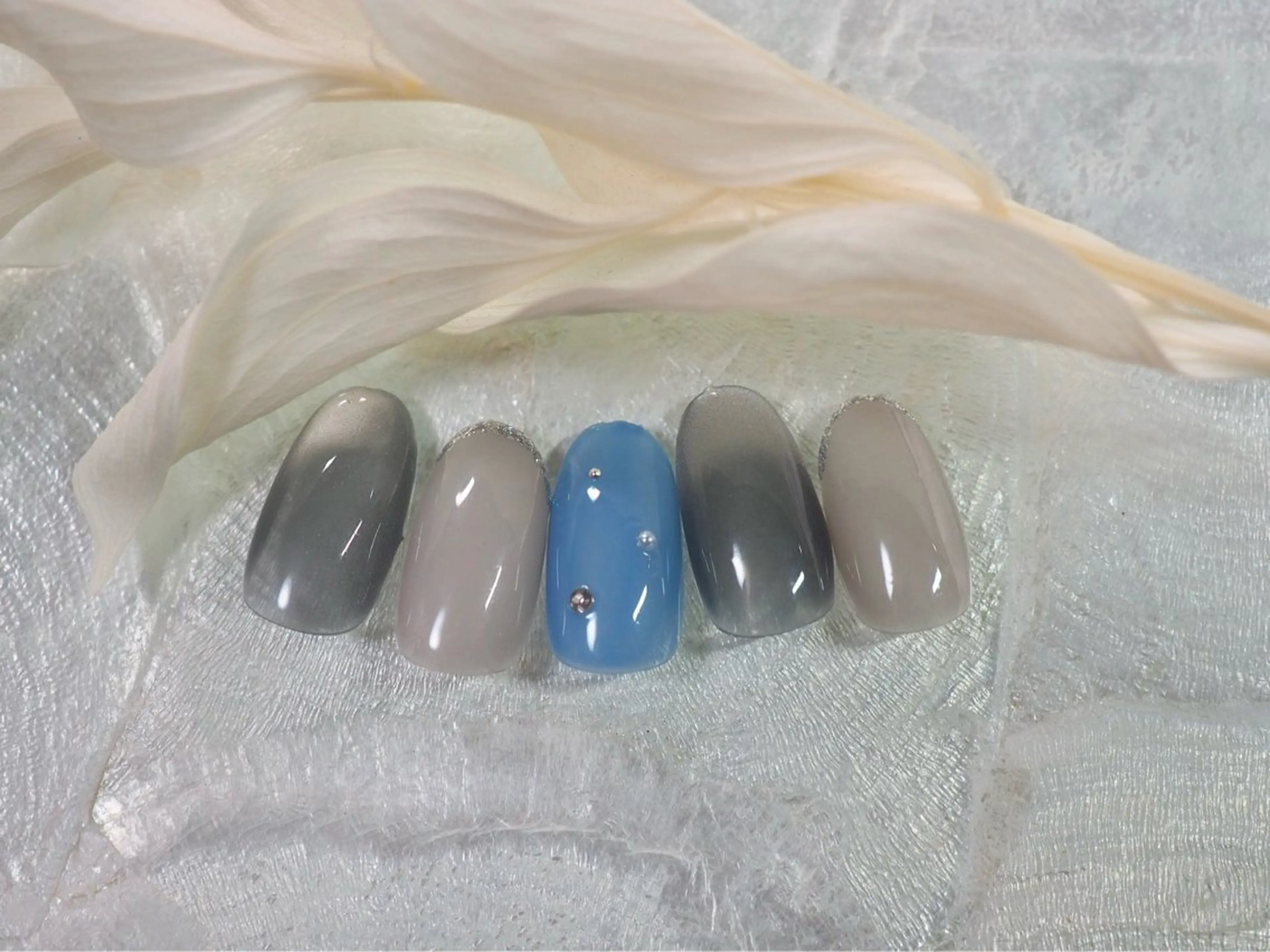 ネイル フラワーネイル ジェルネイル マグネットネイル オフィスネイル ワンカラーネイル ハンドネイル kiki nail &brow二子玉川の眉毛・アイブロウイメージ