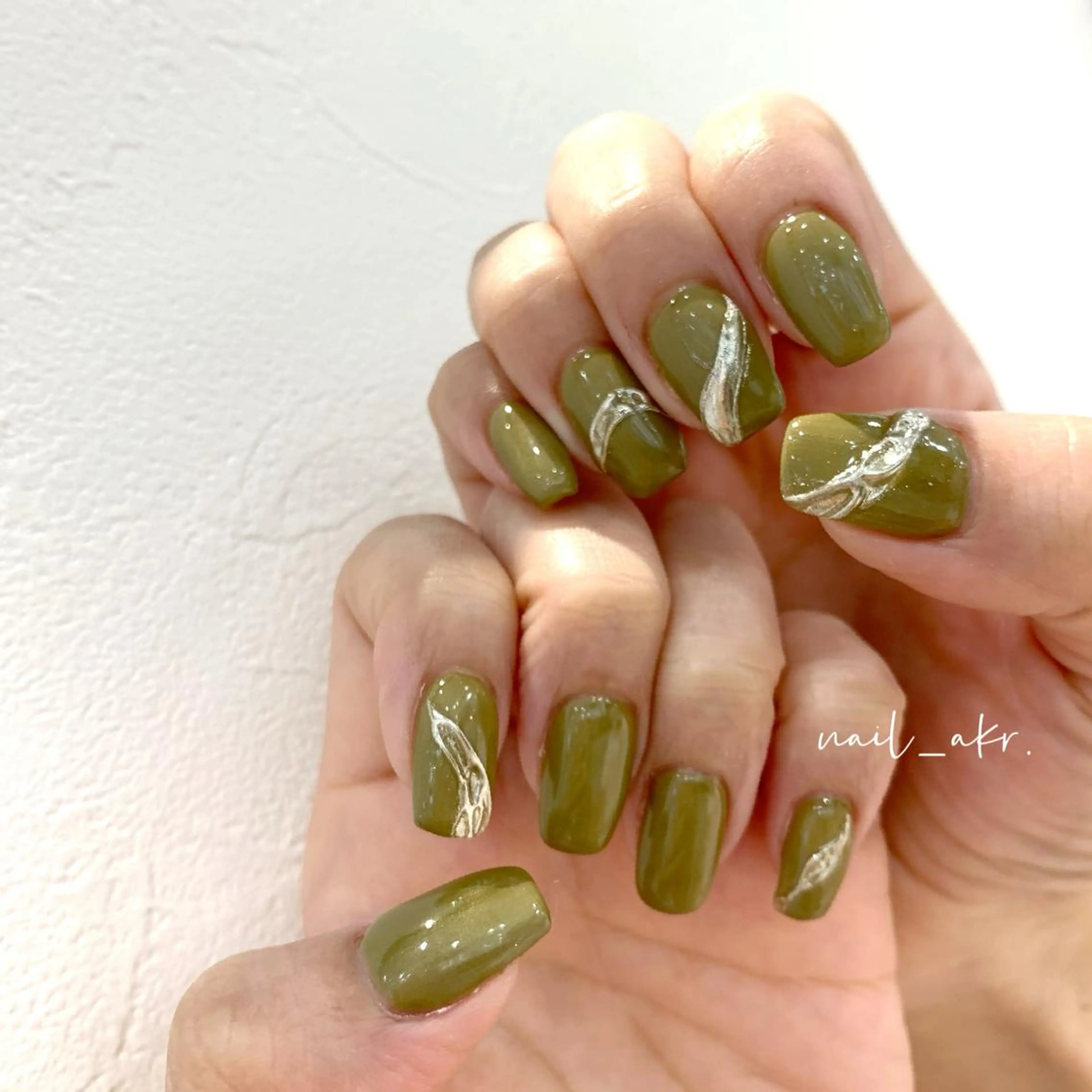 ネイル ゴールド グリーン ミラーネイル シルバー nailAVANCE akariのネイルデザイン