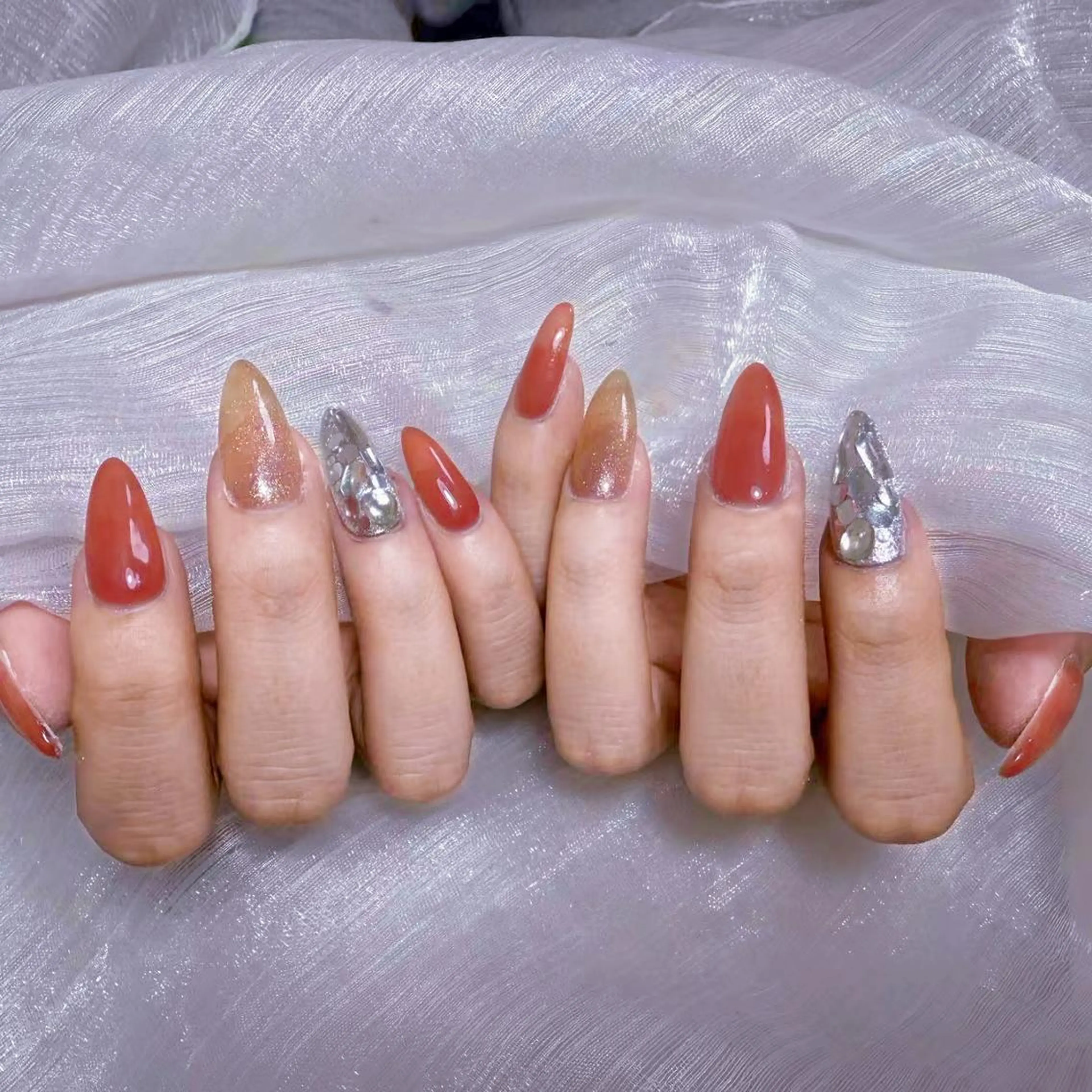 ネイル アートネイル オーロラネイル フラッシュネイル ガーリー キラキラネイル ハンドネイル DIAMOND NailStudioのネイルデザイン