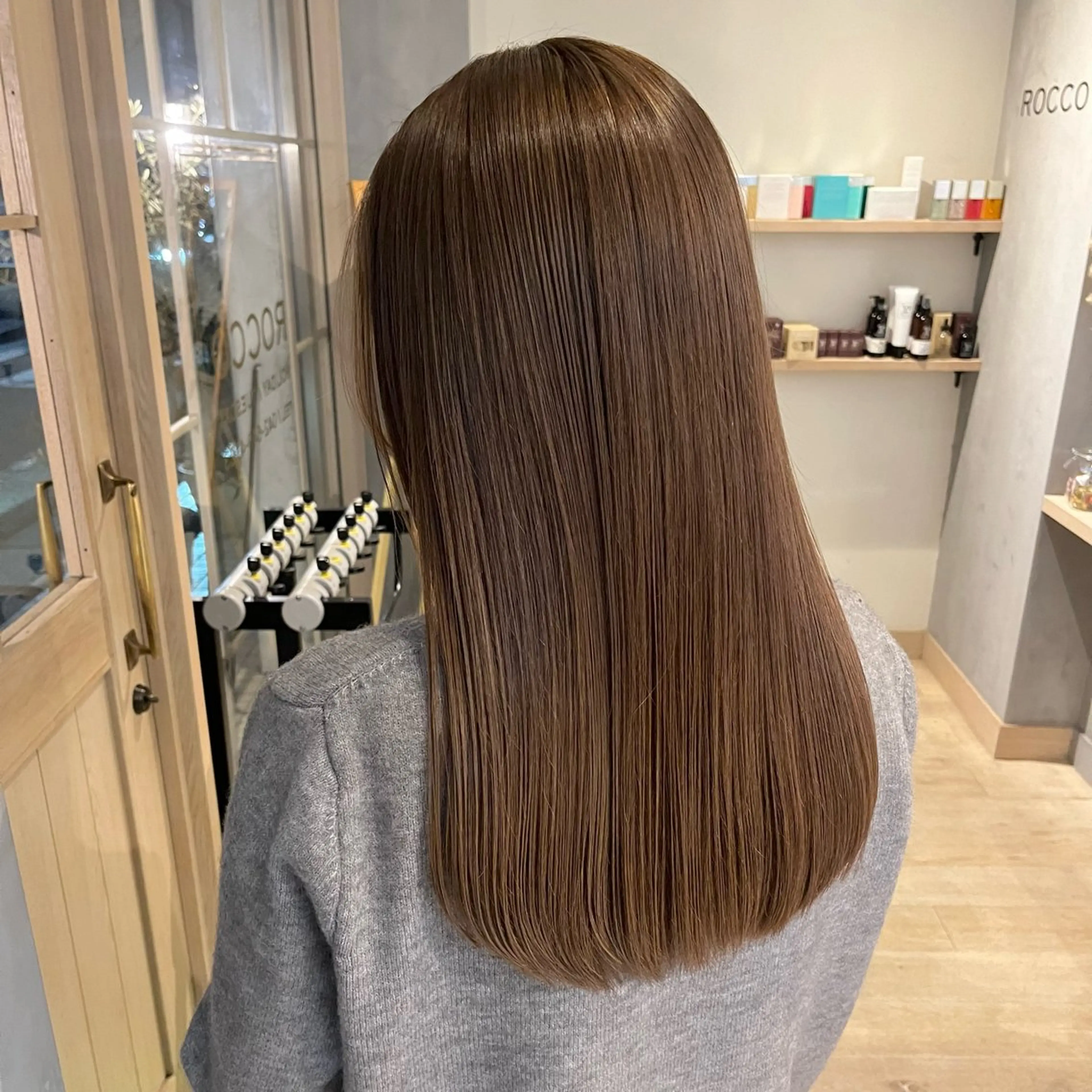 ロング ヘアカラー MAI ROCCO3rdのヘアスタイル