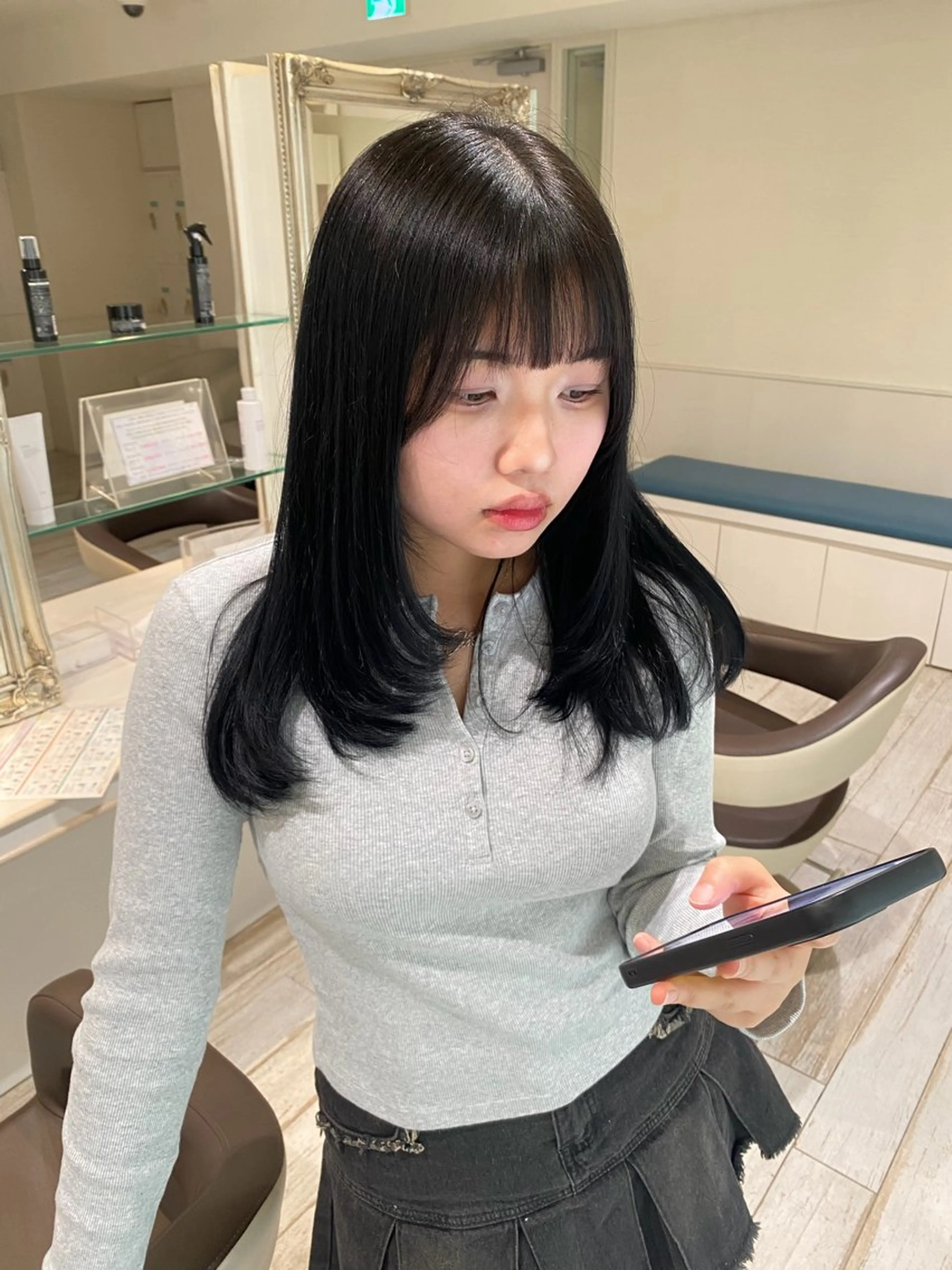 セミロング レイヤーカット 朴 鈴香のヘアスタイル